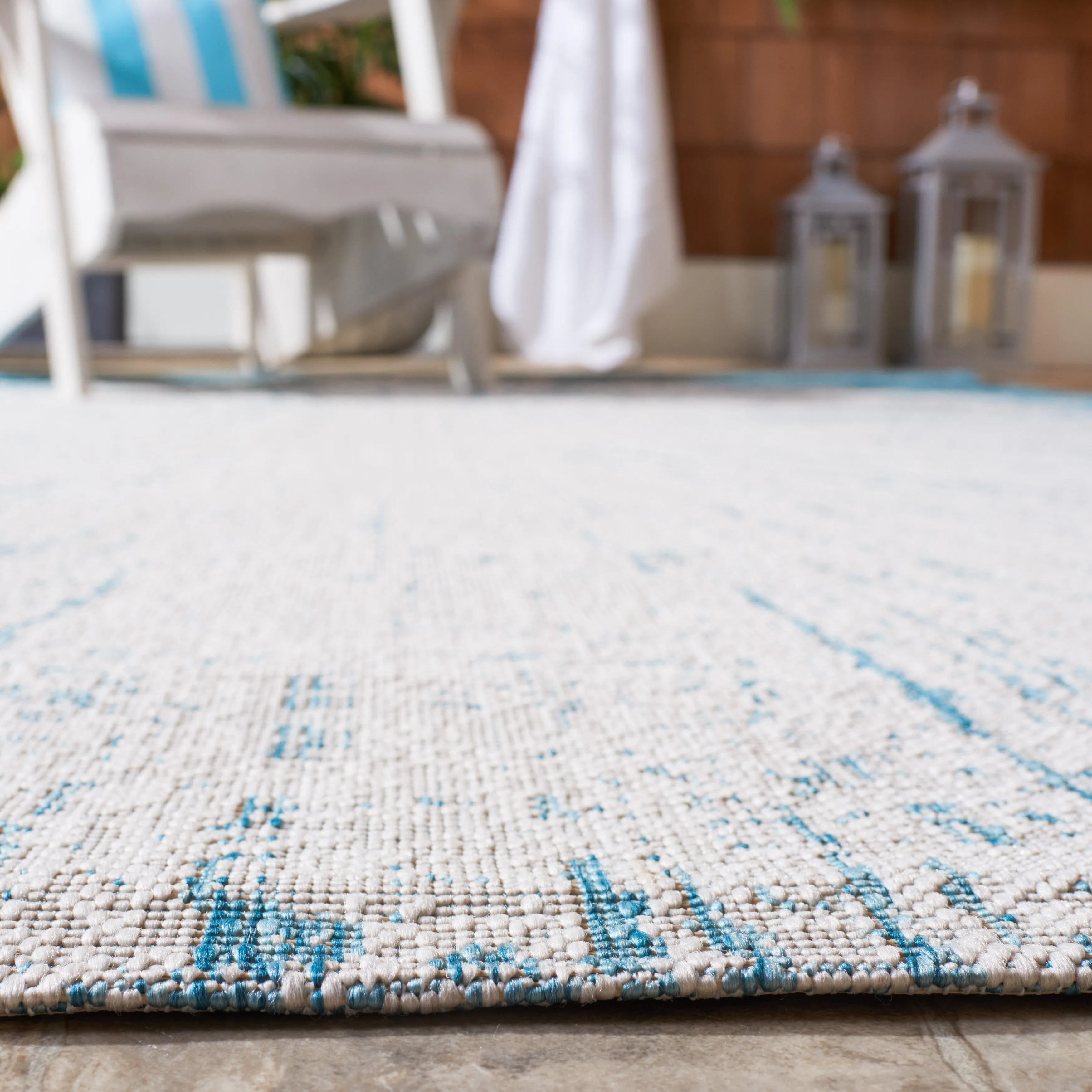 SAFAVIEH Courtyard Sabaha Indoor/Outdoor Waterproof Patio Backyard Rug
