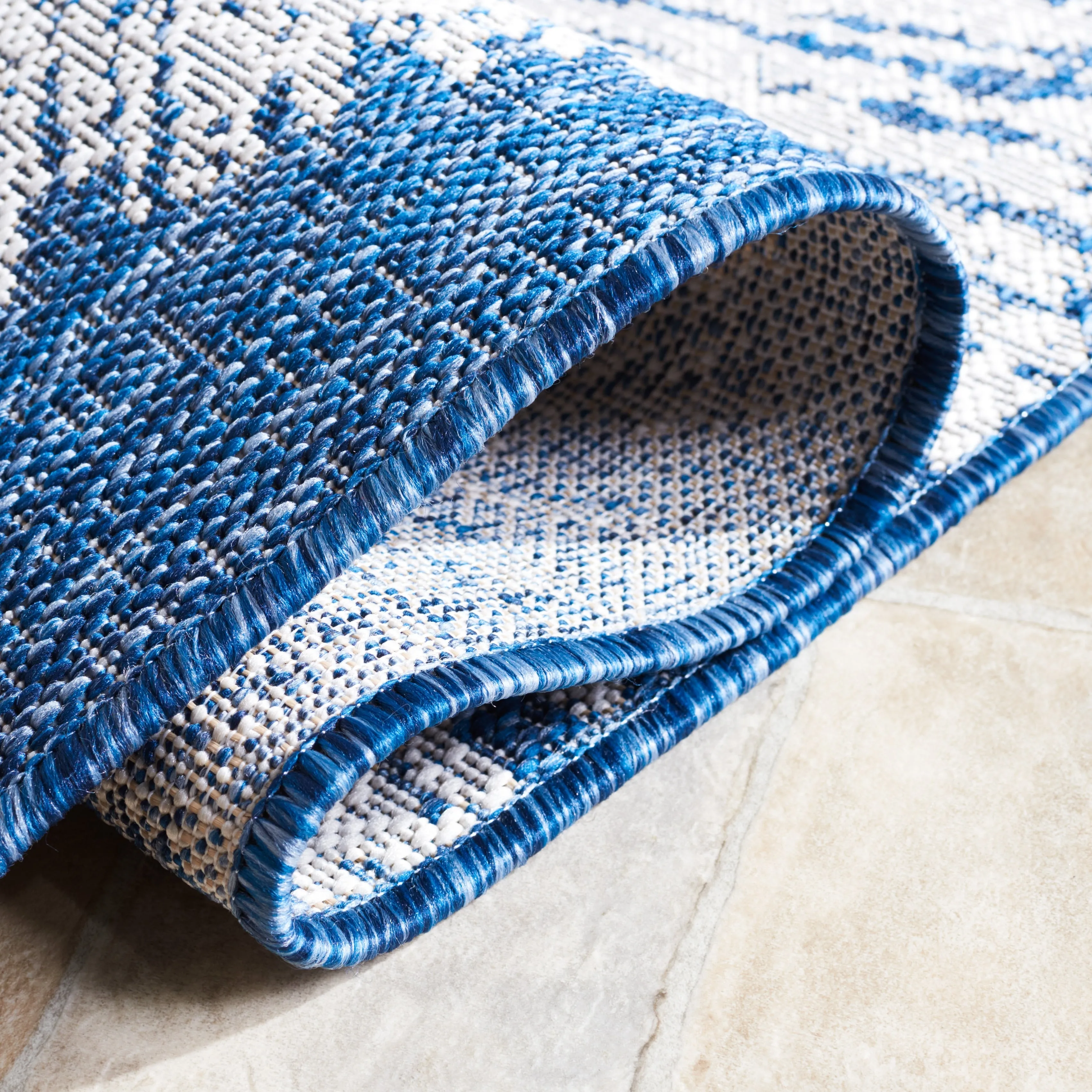 SAFAVIEH Courtyard Sabaha Indoor/Outdoor Waterproof Patio Backyard Rug