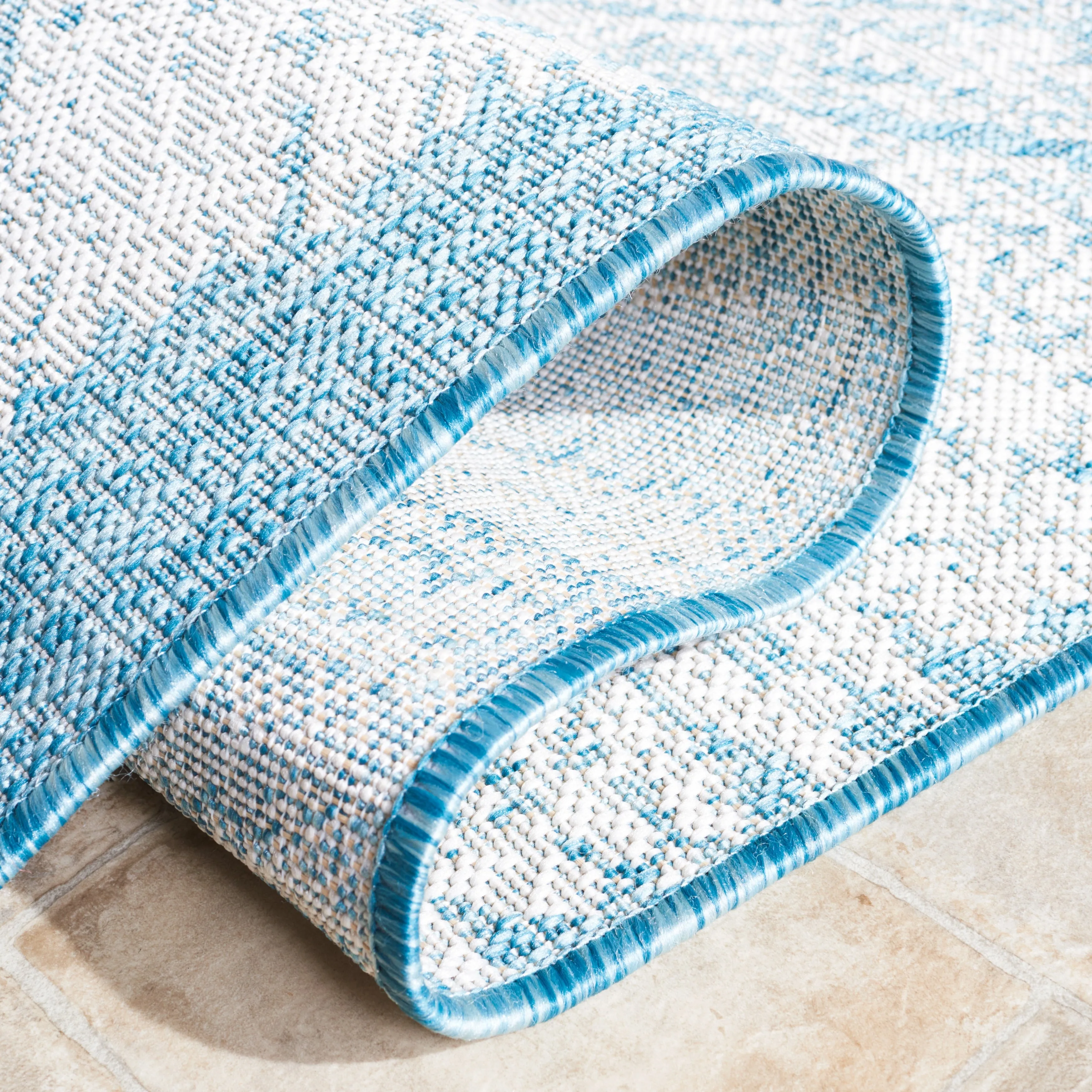SAFAVIEH Courtyard Sabaha Indoor/Outdoor Waterproof Patio Backyard Rug