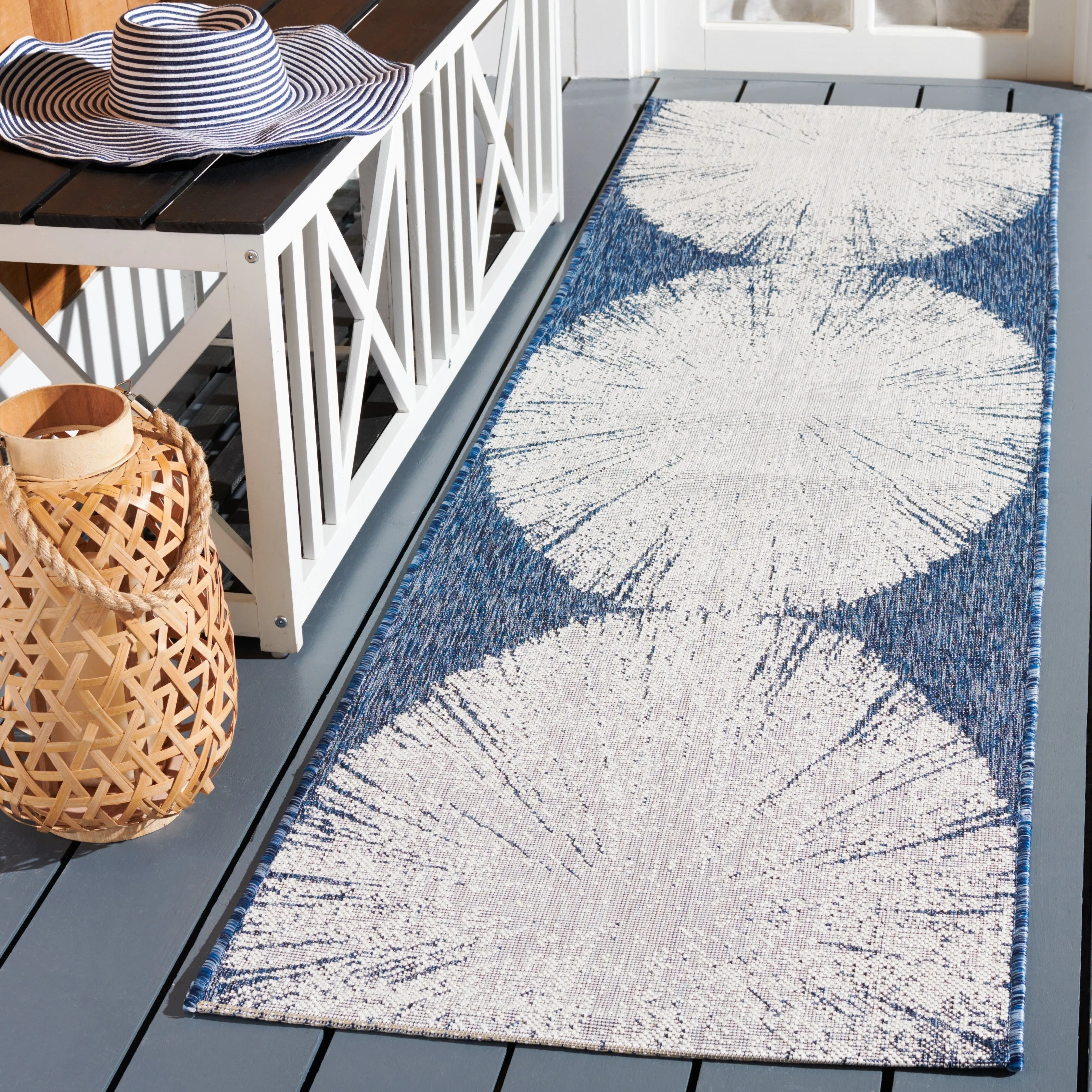 SAFAVIEH Courtyard Sabaha Indoor/Outdoor Waterproof Patio Backyard Rug