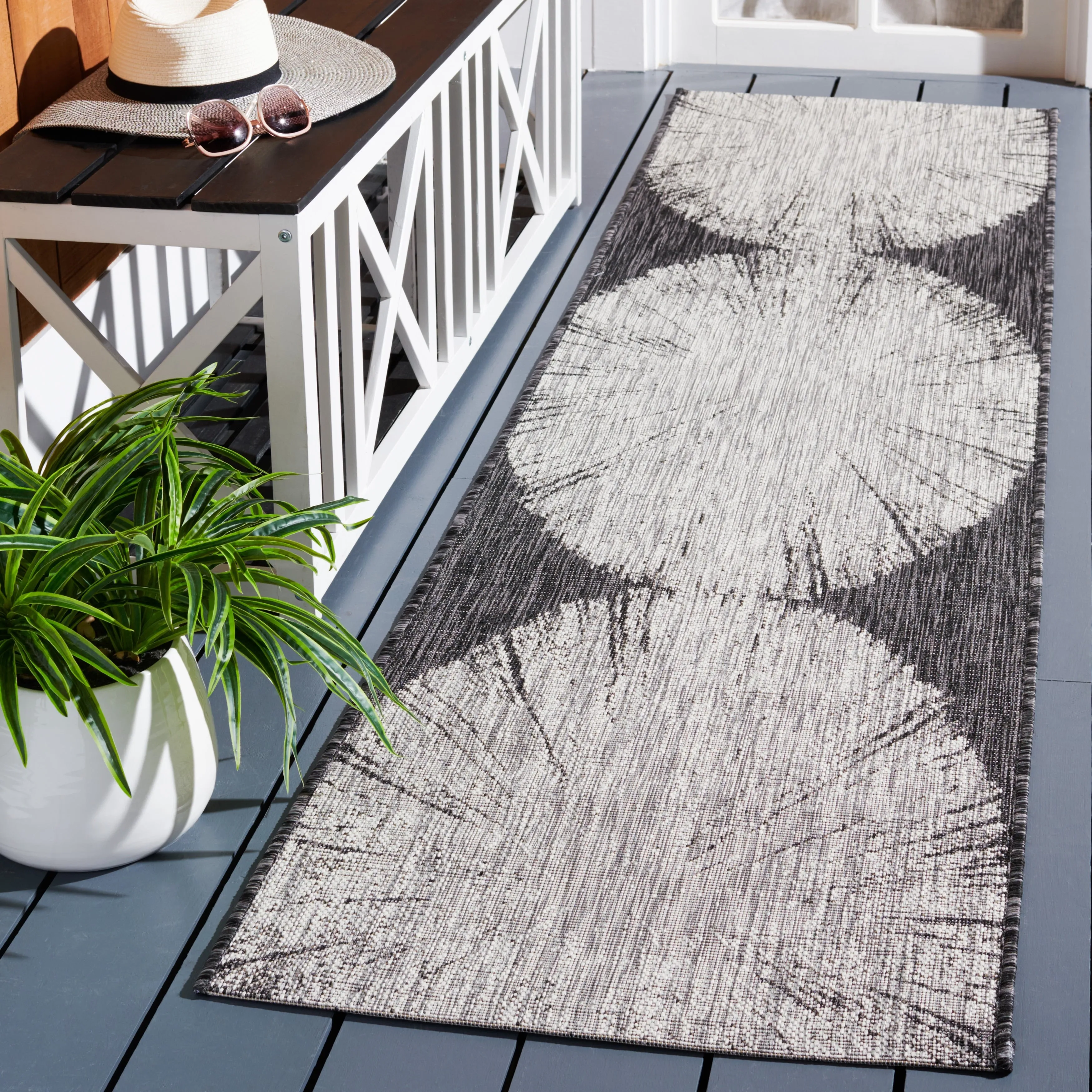 SAFAVIEH Courtyard Sabaha Indoor/Outdoor Waterproof Patio Backyard Rug