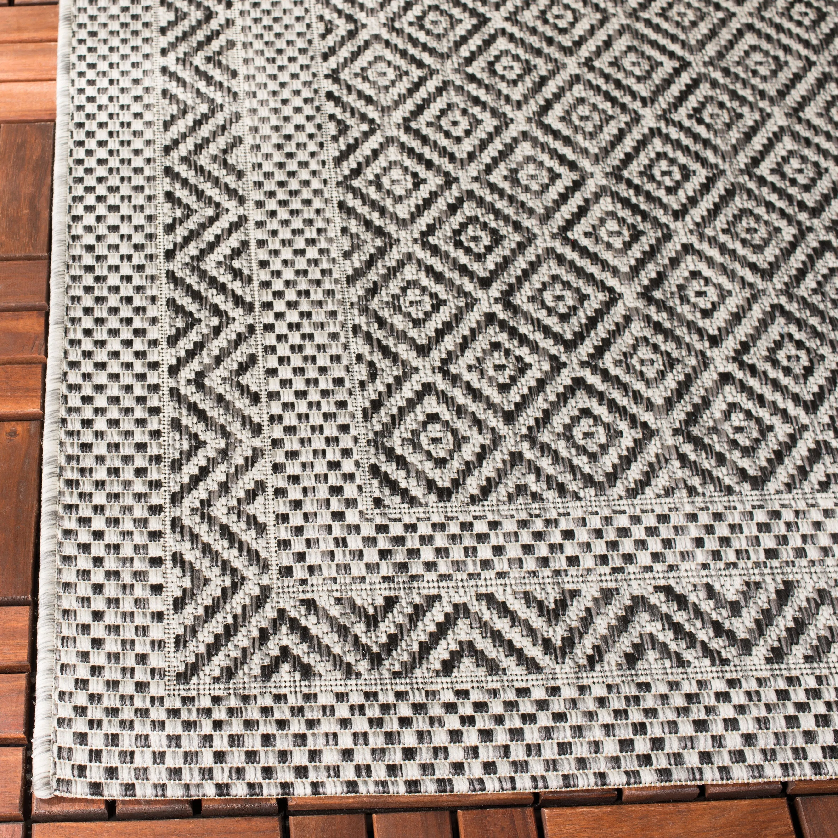 SAFAVIEH Courtyard Servane Indoor/ Outdoor Waterproof Patio Backyard Rug