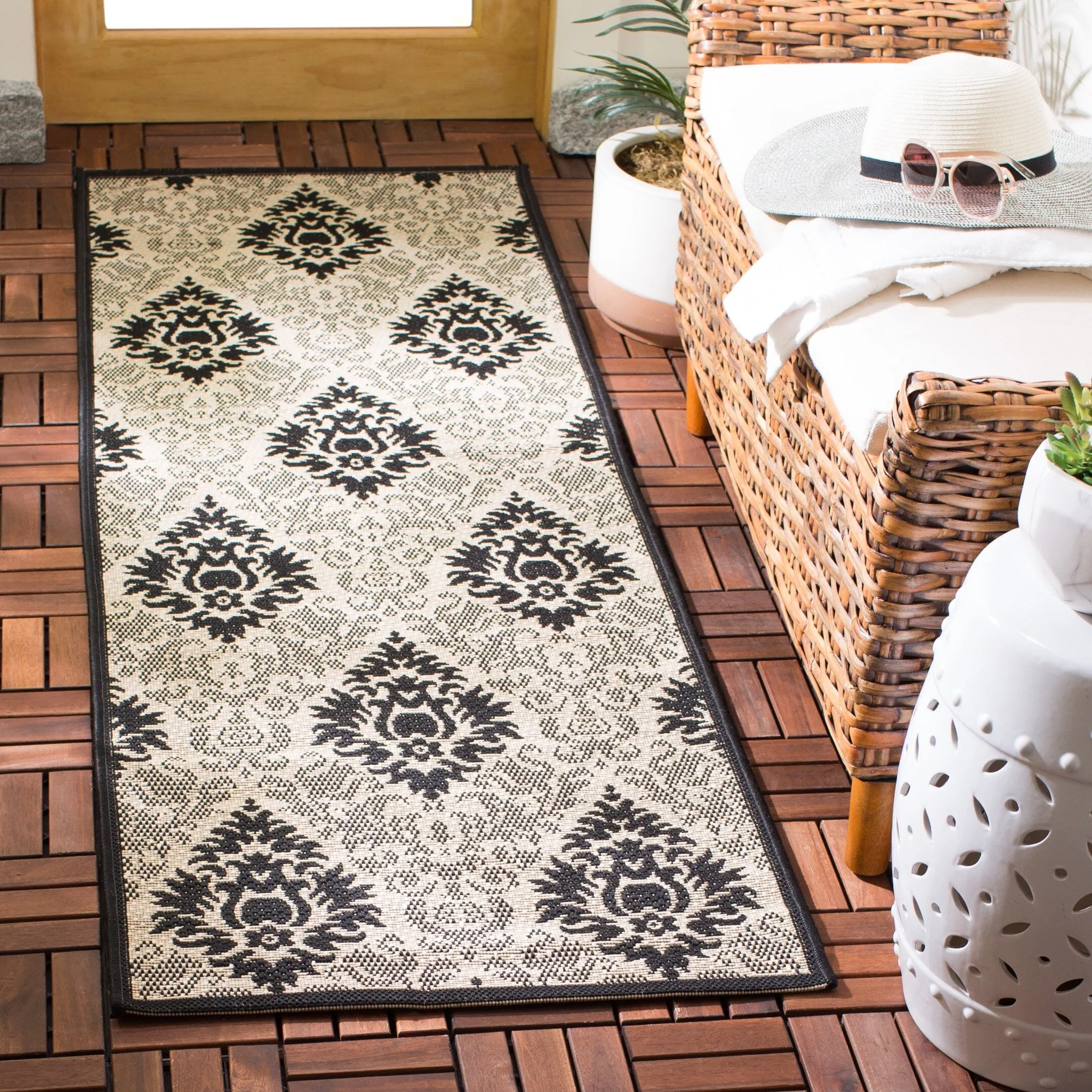 SAFAVIEH Courtyard Willene Boho Indoor/ Outdoor Waterproof Patio Backyard Rug