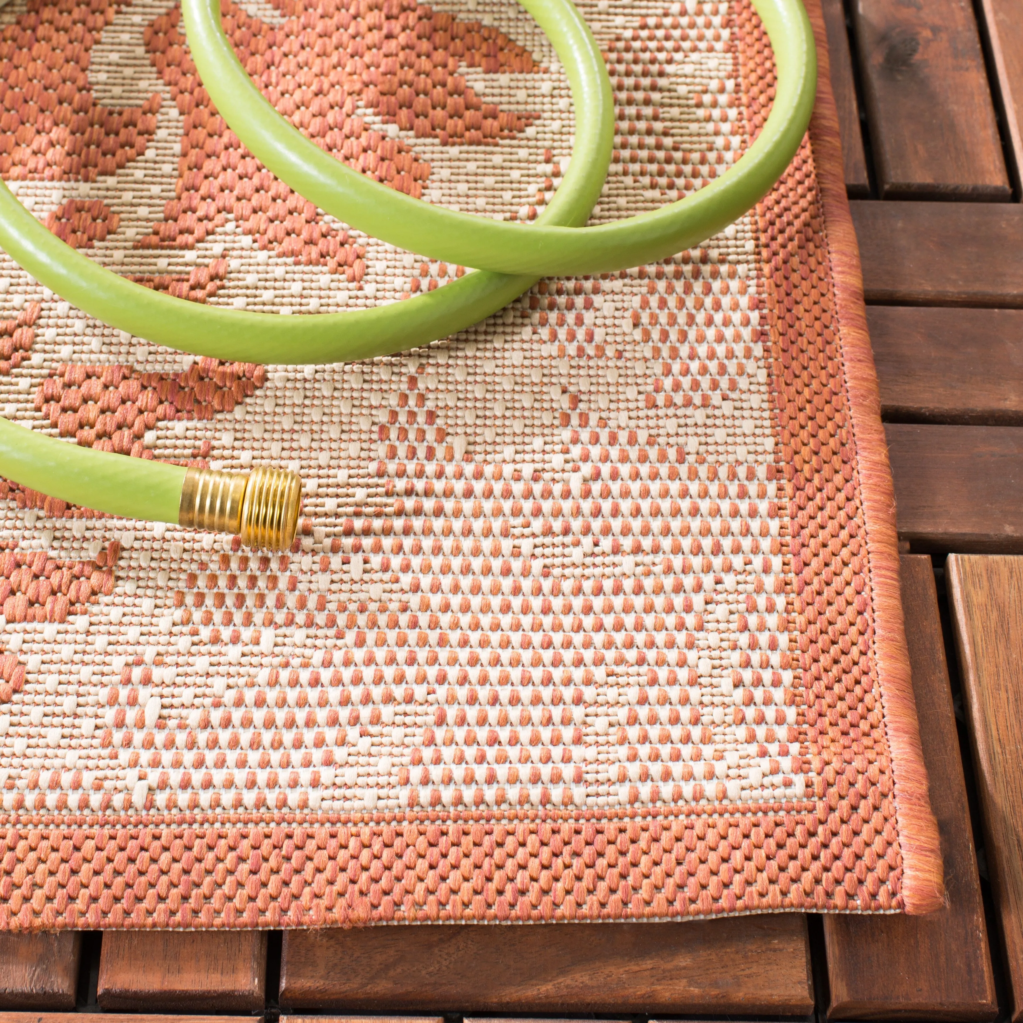 SAFAVIEH Courtyard Willene Boho Indoor/ Outdoor Waterproof Patio Backyard Rug