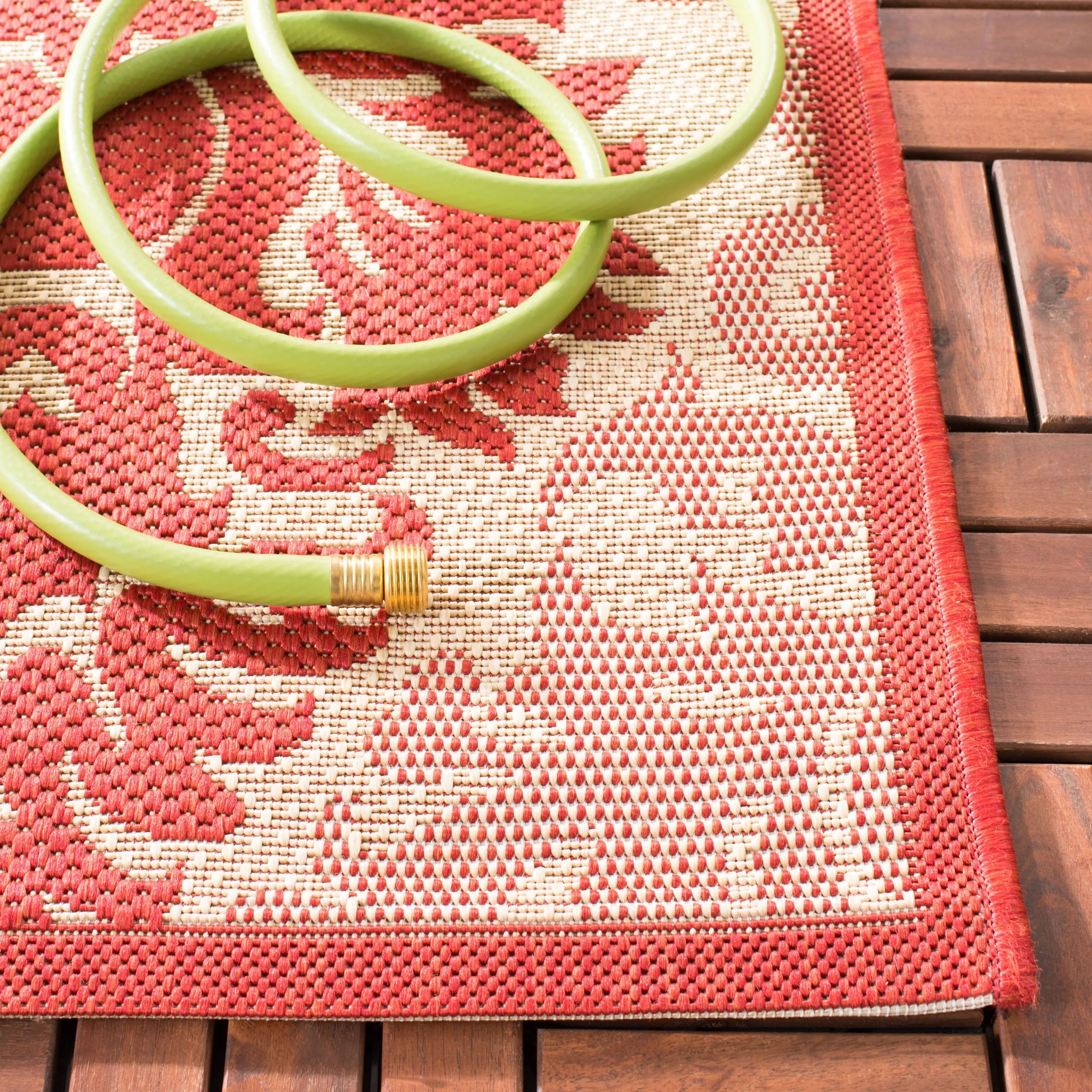 SAFAVIEH Courtyard Willene Boho Indoor/ Outdoor Waterproof Patio Backyard Rug