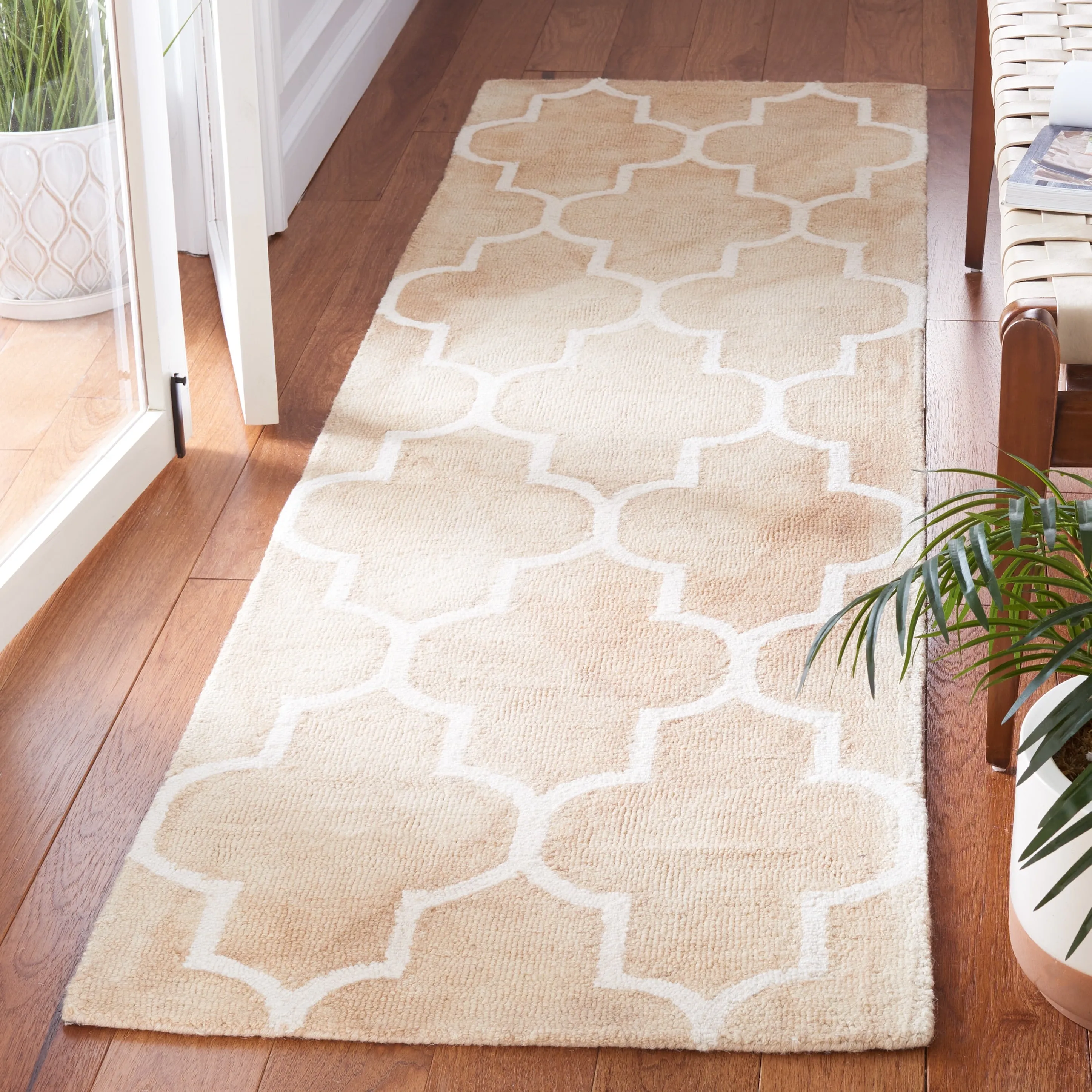 SAFAVIEH Dip Dye Anasthasie Hand-tufted Wool Geometric Area Rug