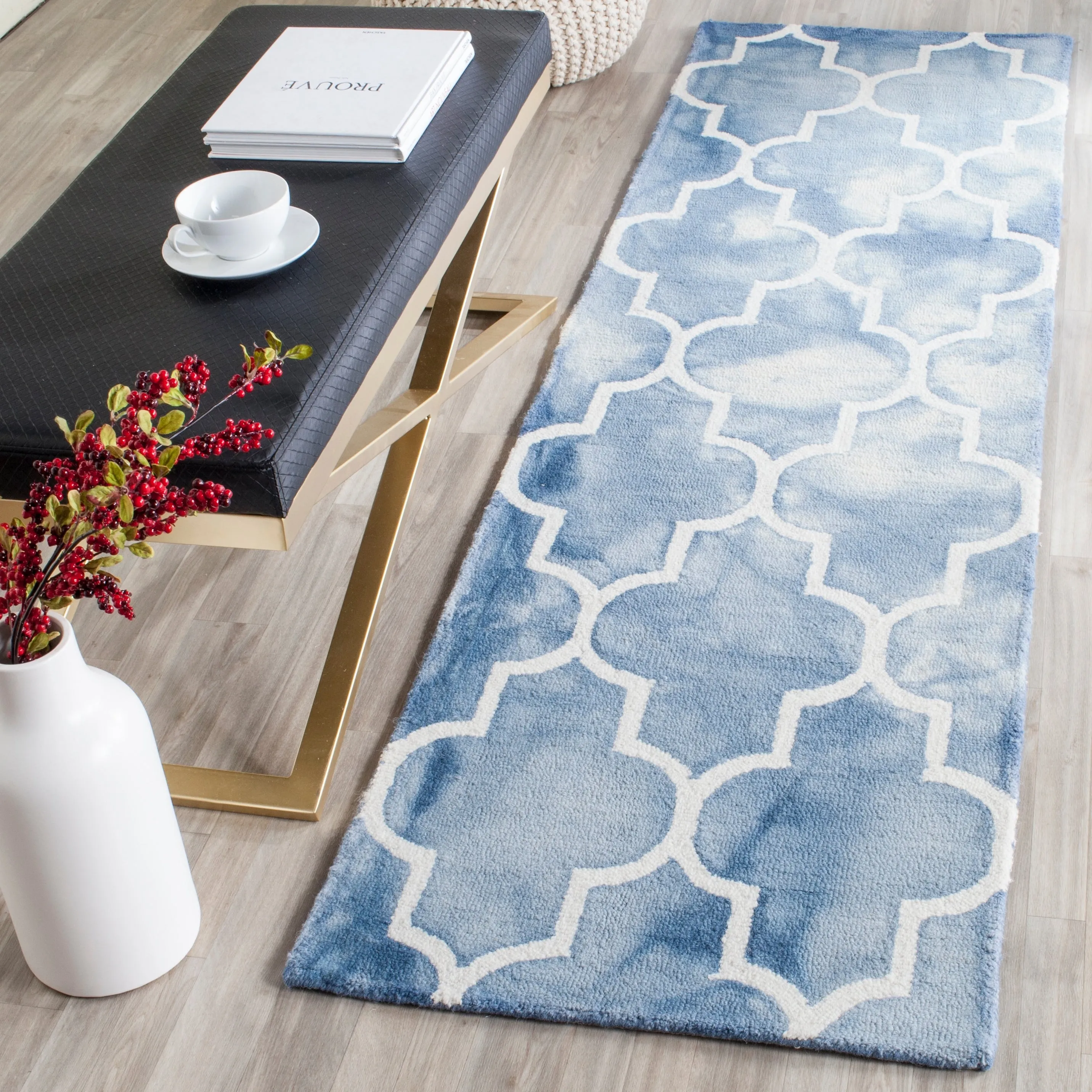 SAFAVIEH Dip Dye Anasthasie Hand-tufted Wool Geometric Area Rug