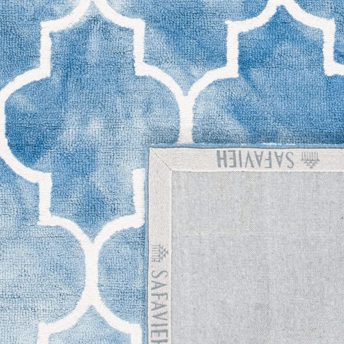 SAFAVIEH Dip Dye Anasthasie Hand-tufted Wool Geometric Area Rug