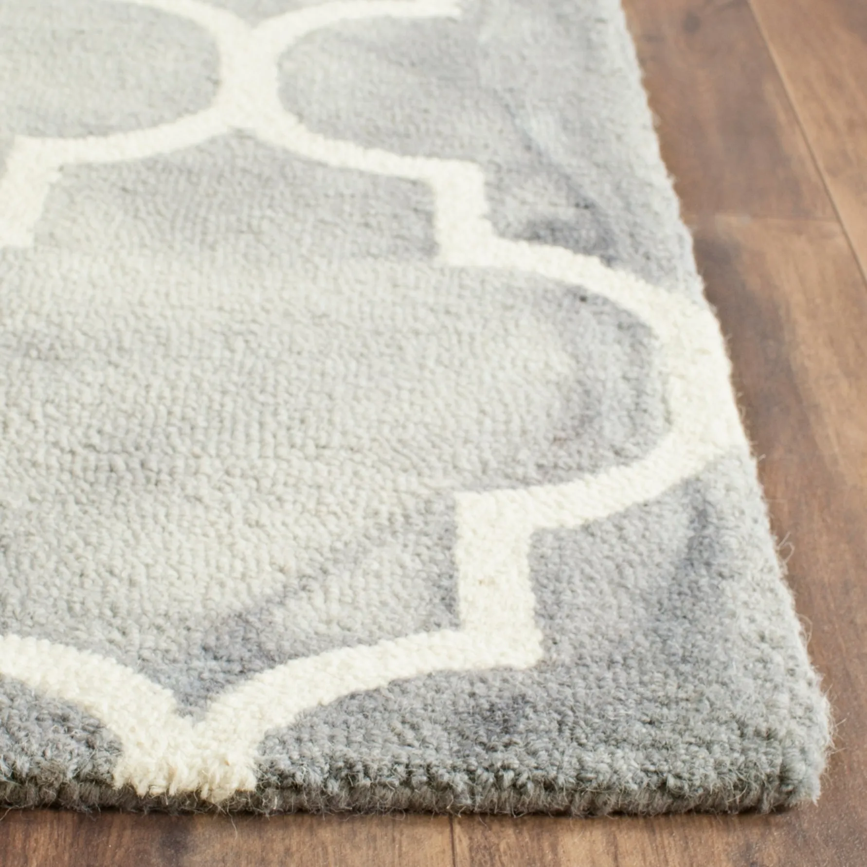 SAFAVIEH Dip Dye Anasthasie Hand-tufted Wool Geometric Area Rug