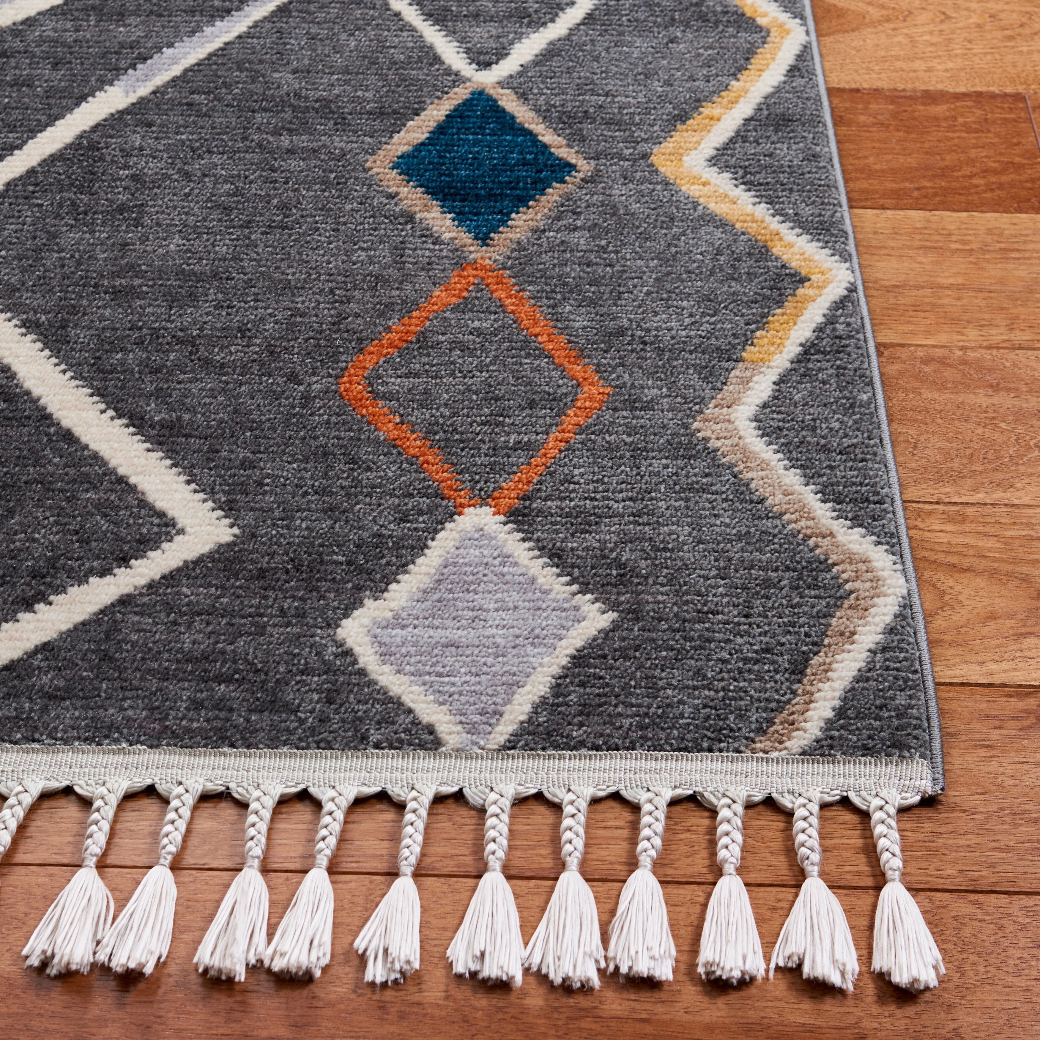 SAFAVIEH Farmhouse Kujtime Moroccan Boho Tassel Rug