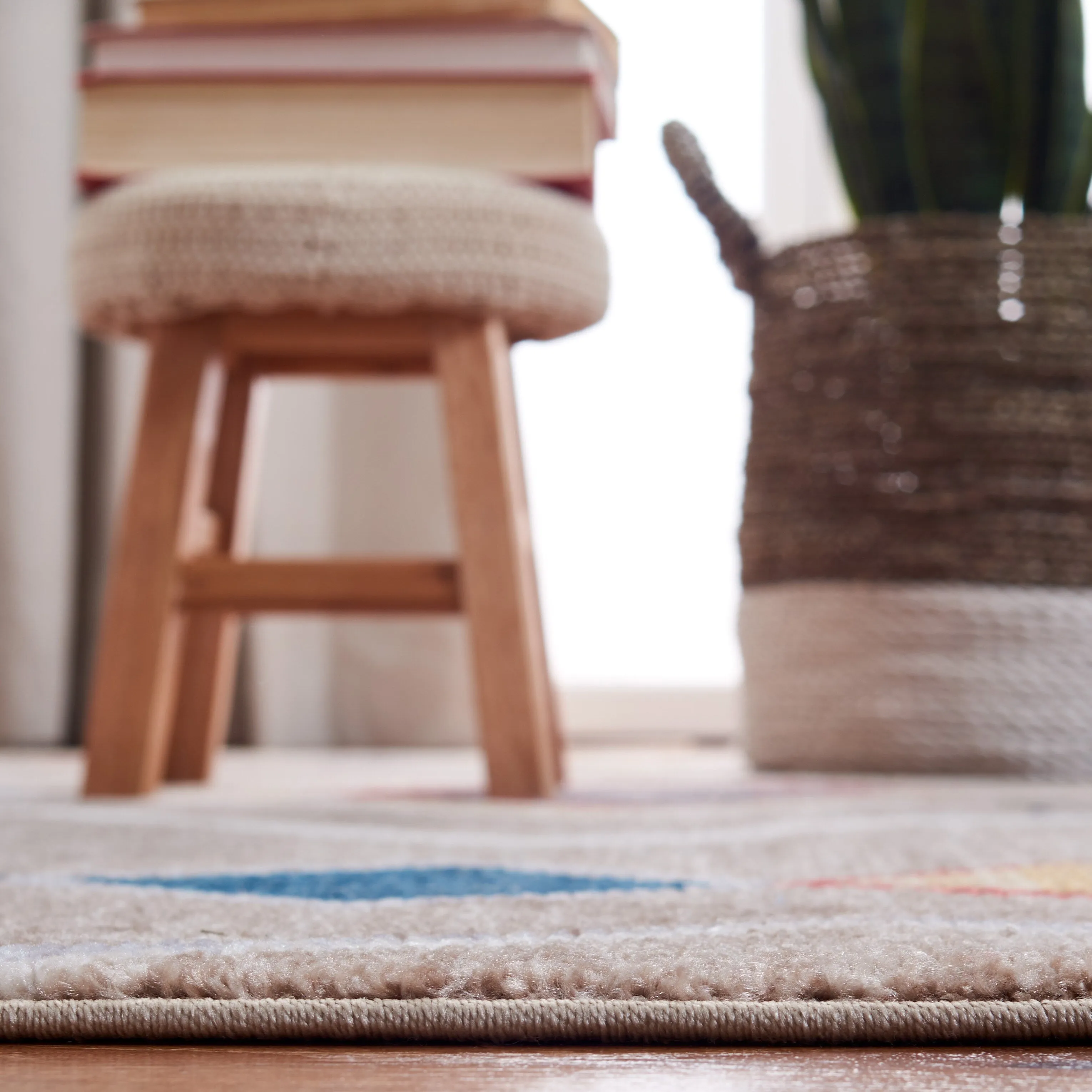 SAFAVIEH Farmhouse Kujtime Moroccan Boho Tassel Rug