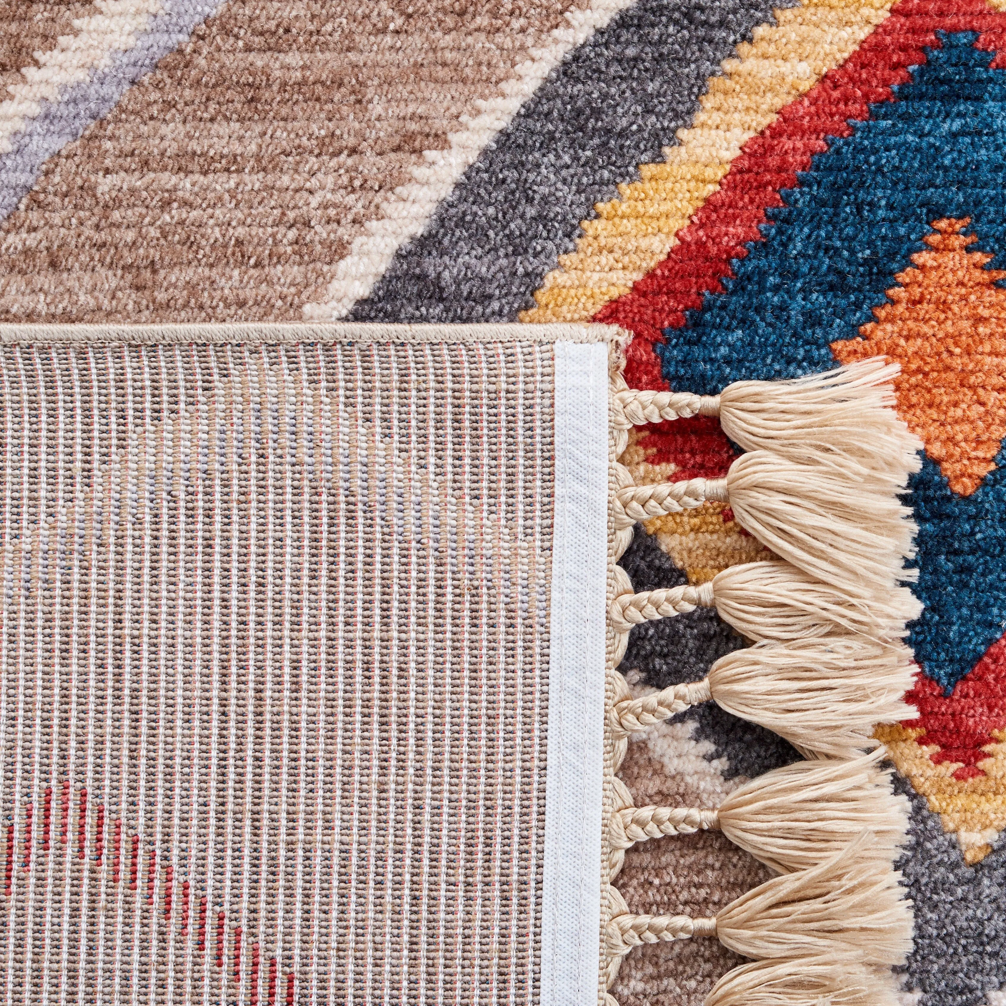 SAFAVIEH Farmhouse Kujtime Moroccan Boho Tassel Rug