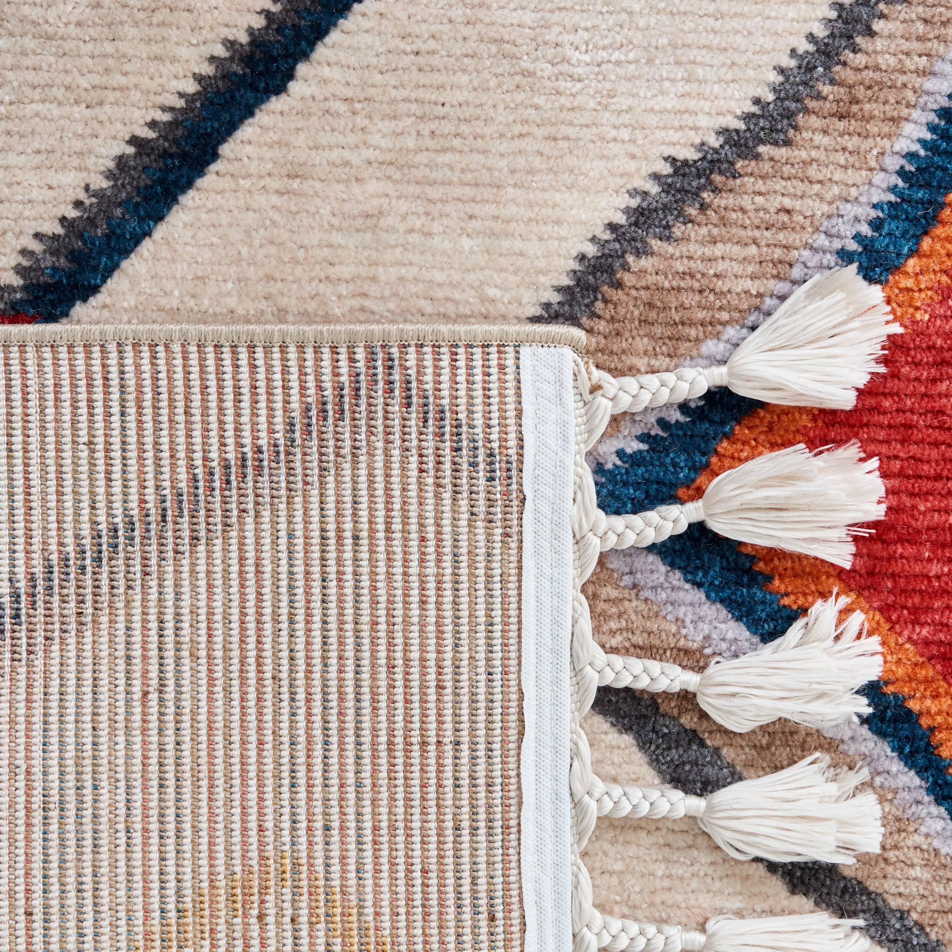 SAFAVIEH Farmhouse Kujtime Moroccan Boho Tassel Rug