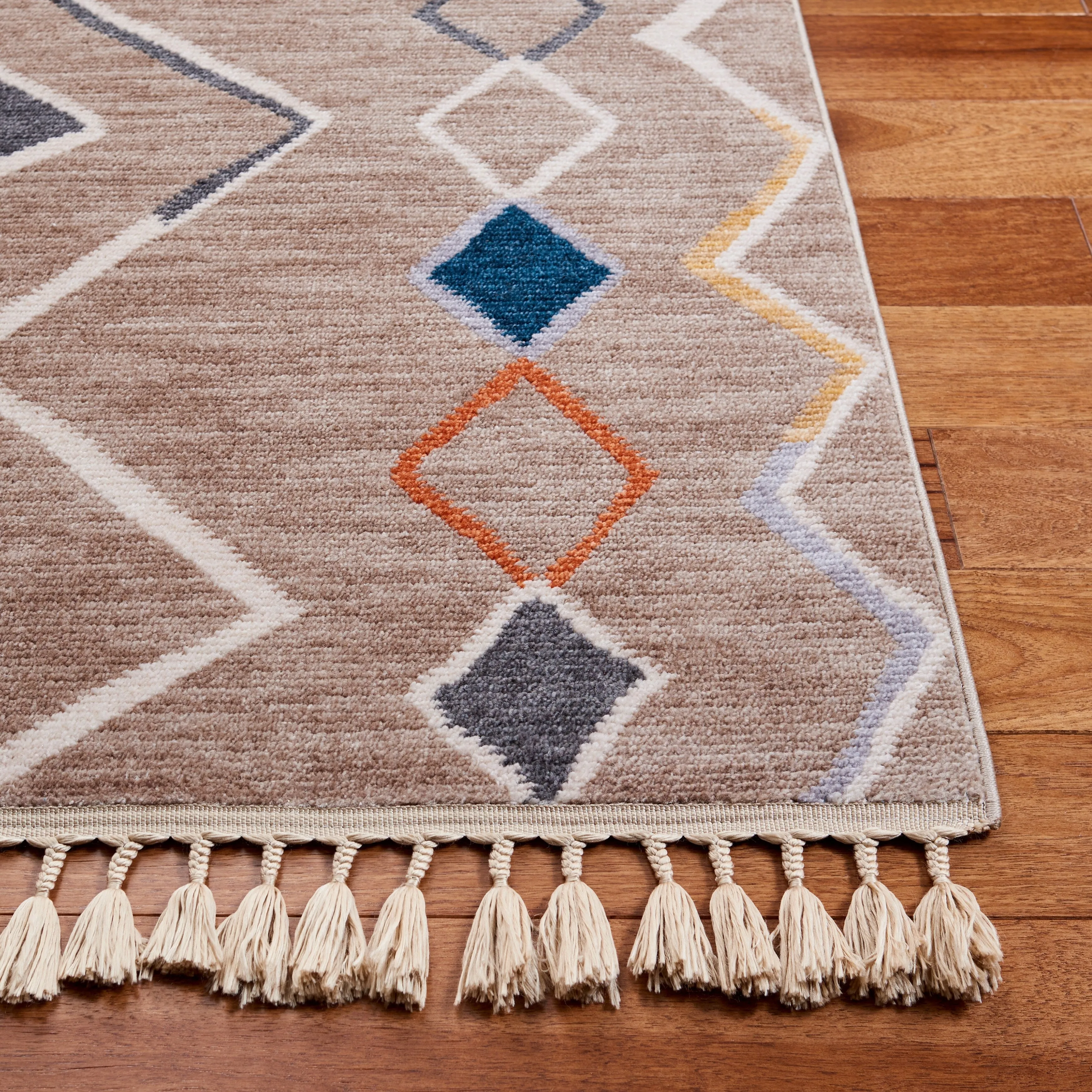 SAFAVIEH Farmhouse Kujtime Moroccan Boho Tassel Rug