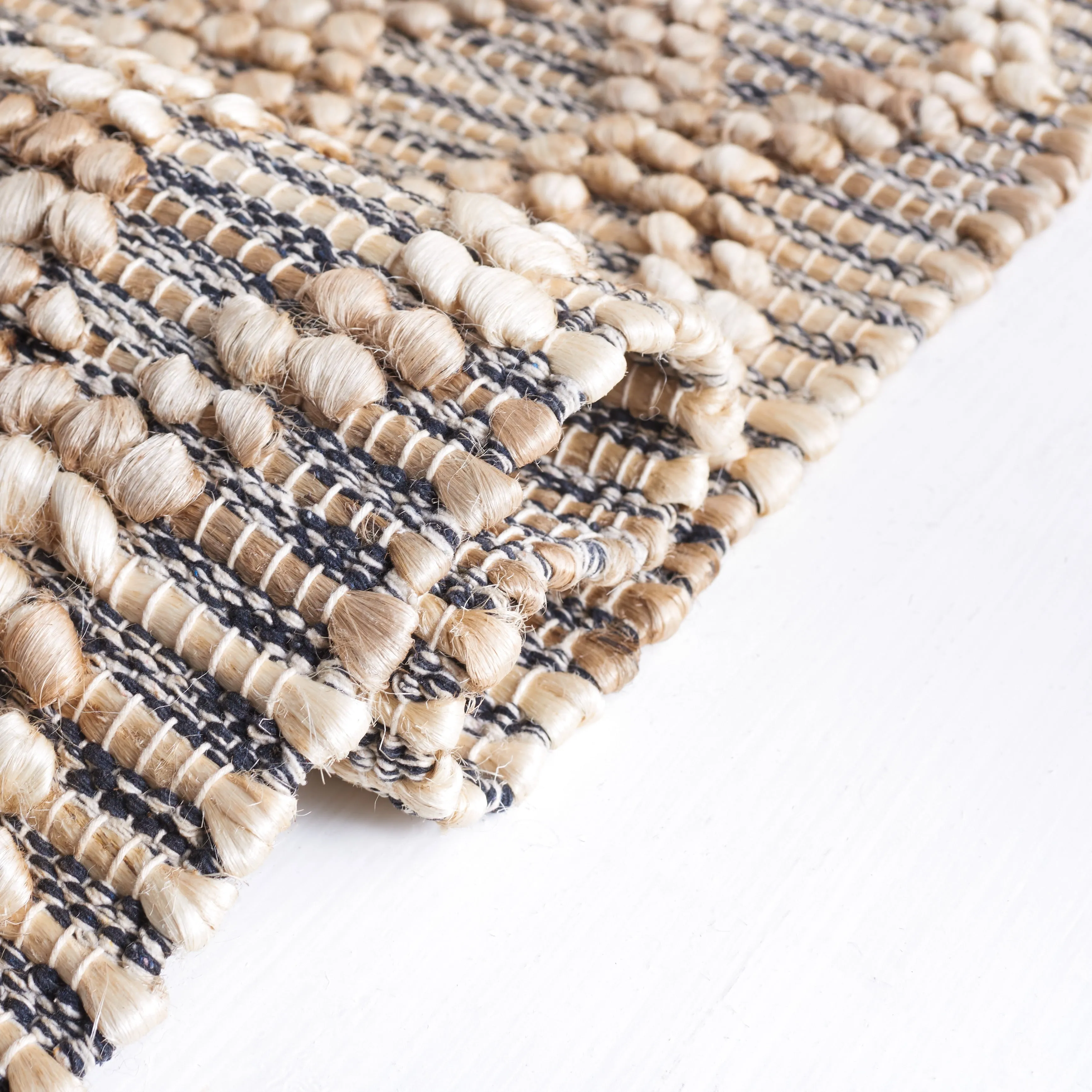 SAFAVIEH Flatweave Natural Fiber Veniamina Jute Rug