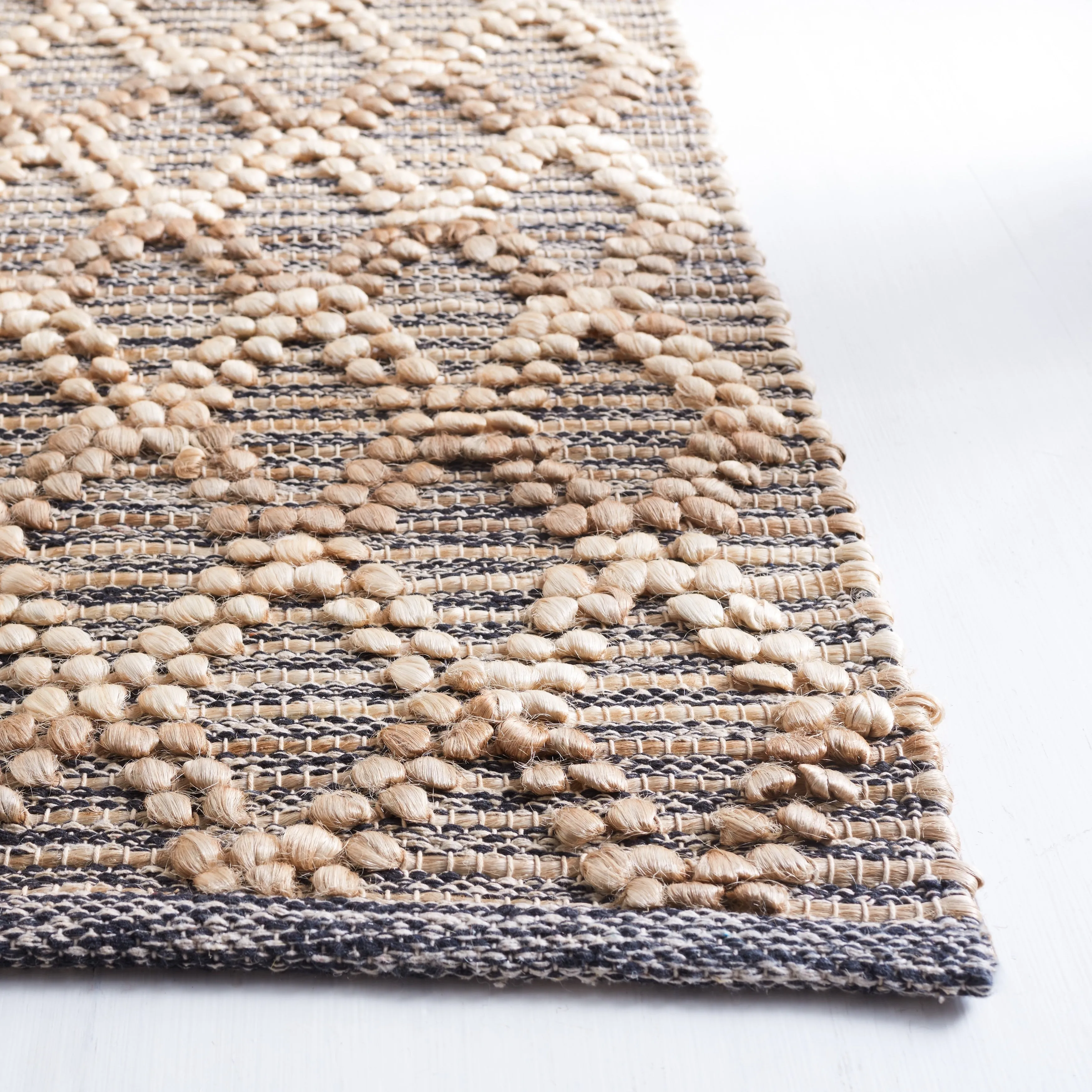 SAFAVIEH Flatweave Natural Fiber Veniamina Jute Rug