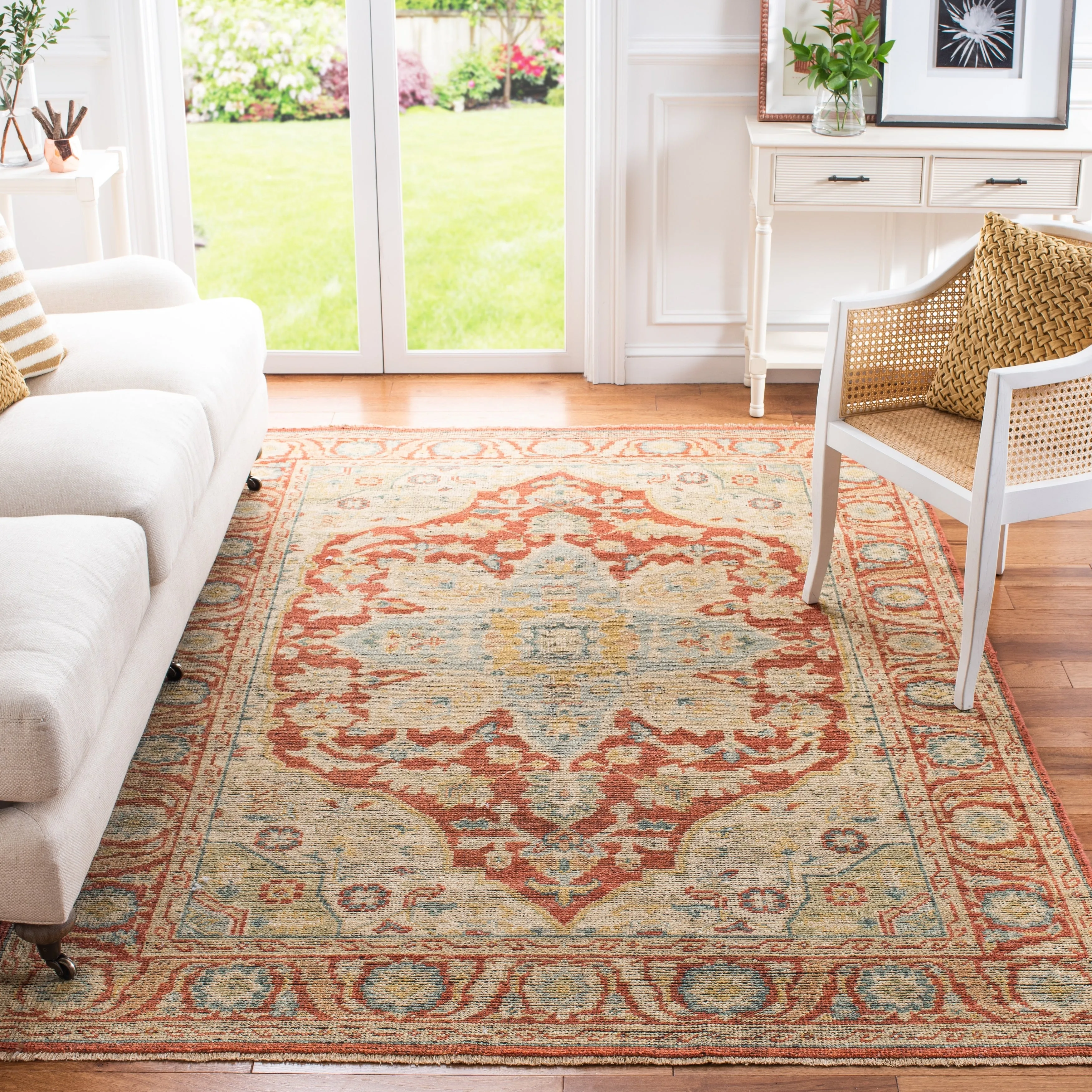 SAFAVIEH Hand-Knotted Izmir Lavdi Traditional Wool Rug
