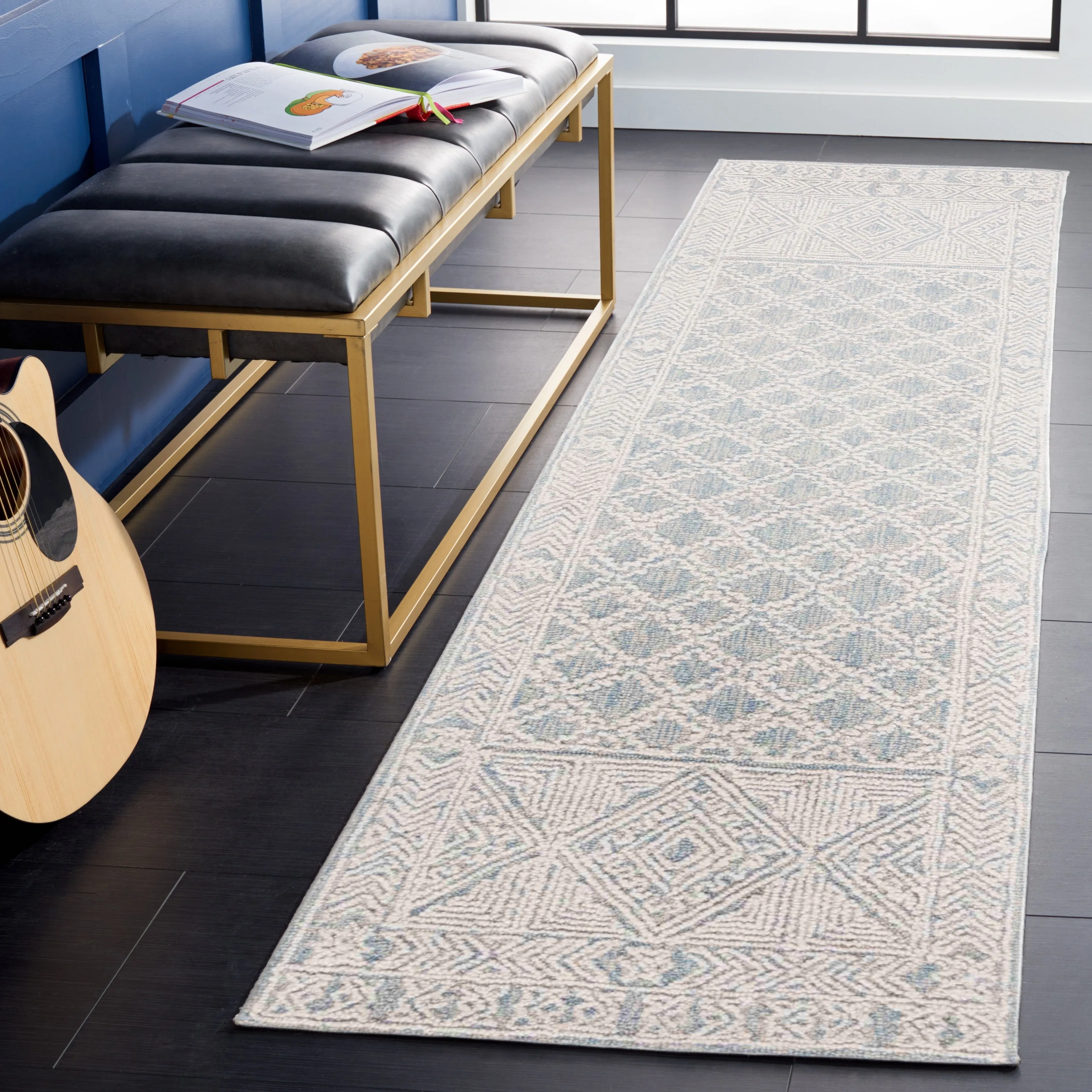 SAFAVIEH Handmade Abstract Erela Contemporary Wool Rug