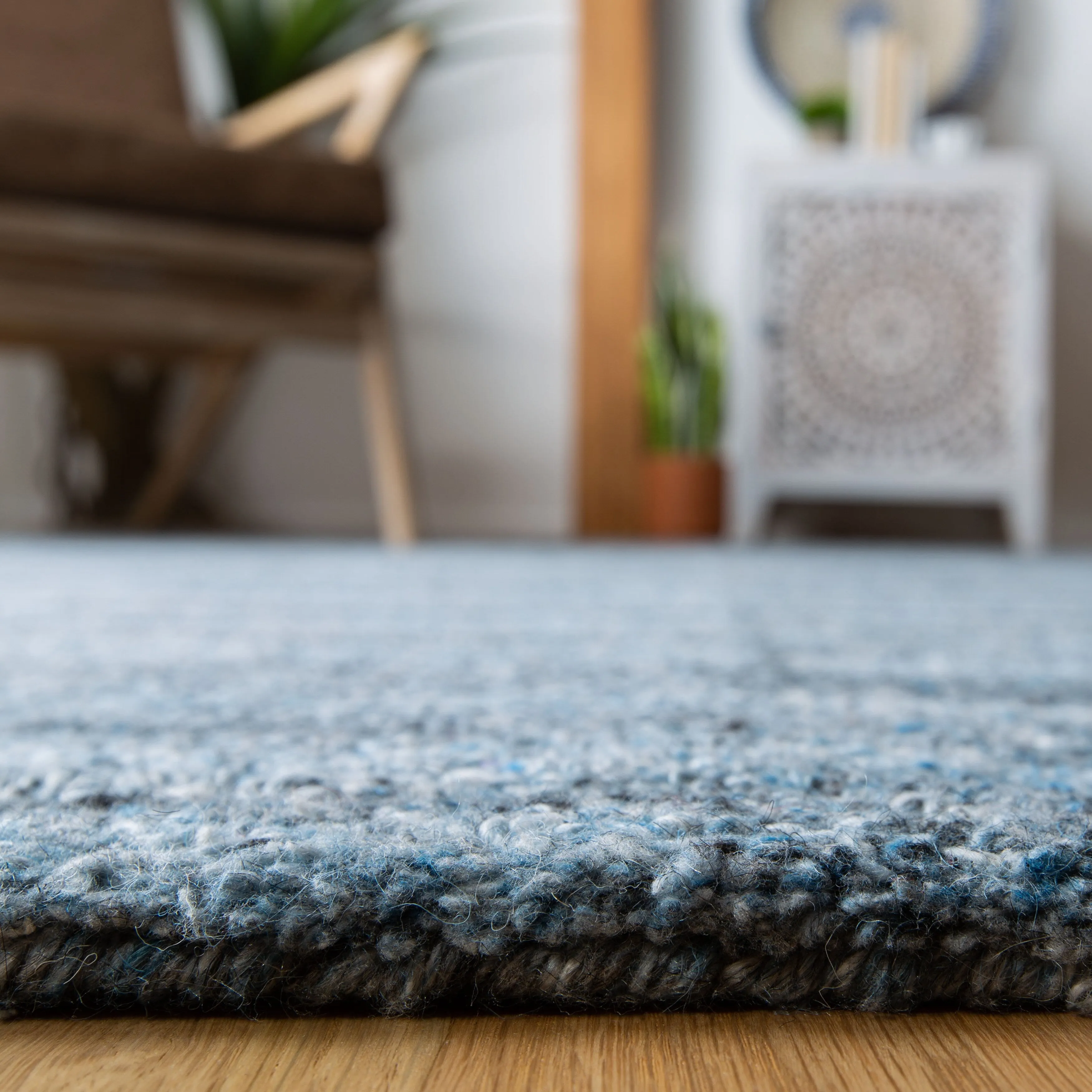 SAFAVIEH Handmade Abstract Nescha Modern Wool Rug