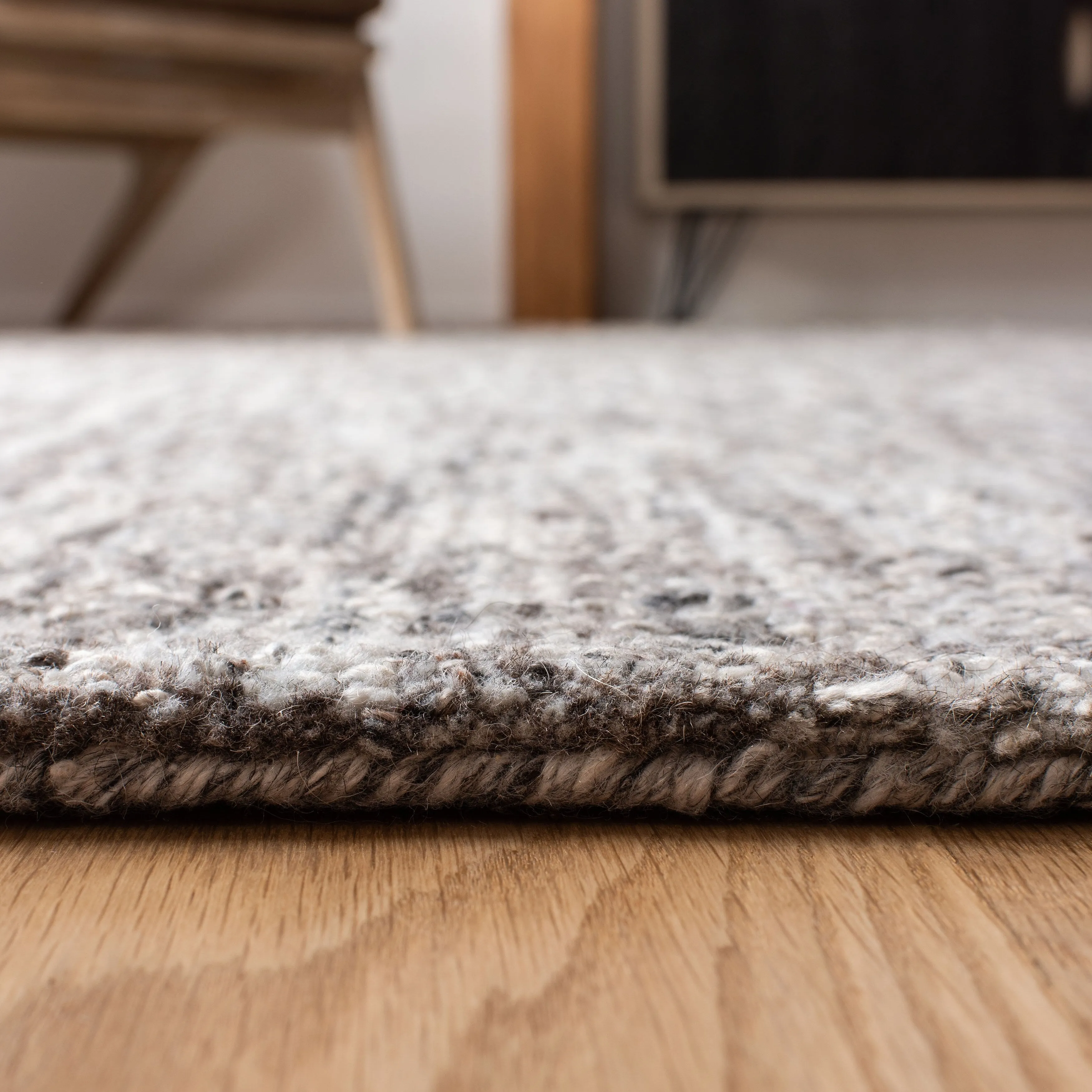 SAFAVIEH Handmade Abstract Velija Modern Wool Rug