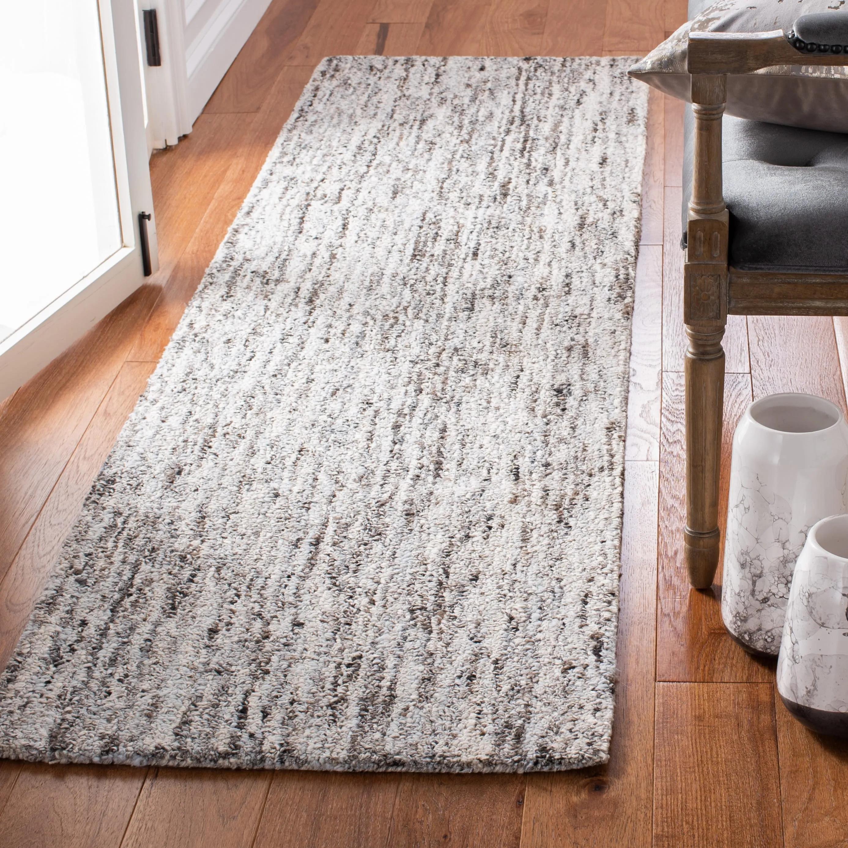 SAFAVIEH Handmade Abstract Velija Modern Wool Rug