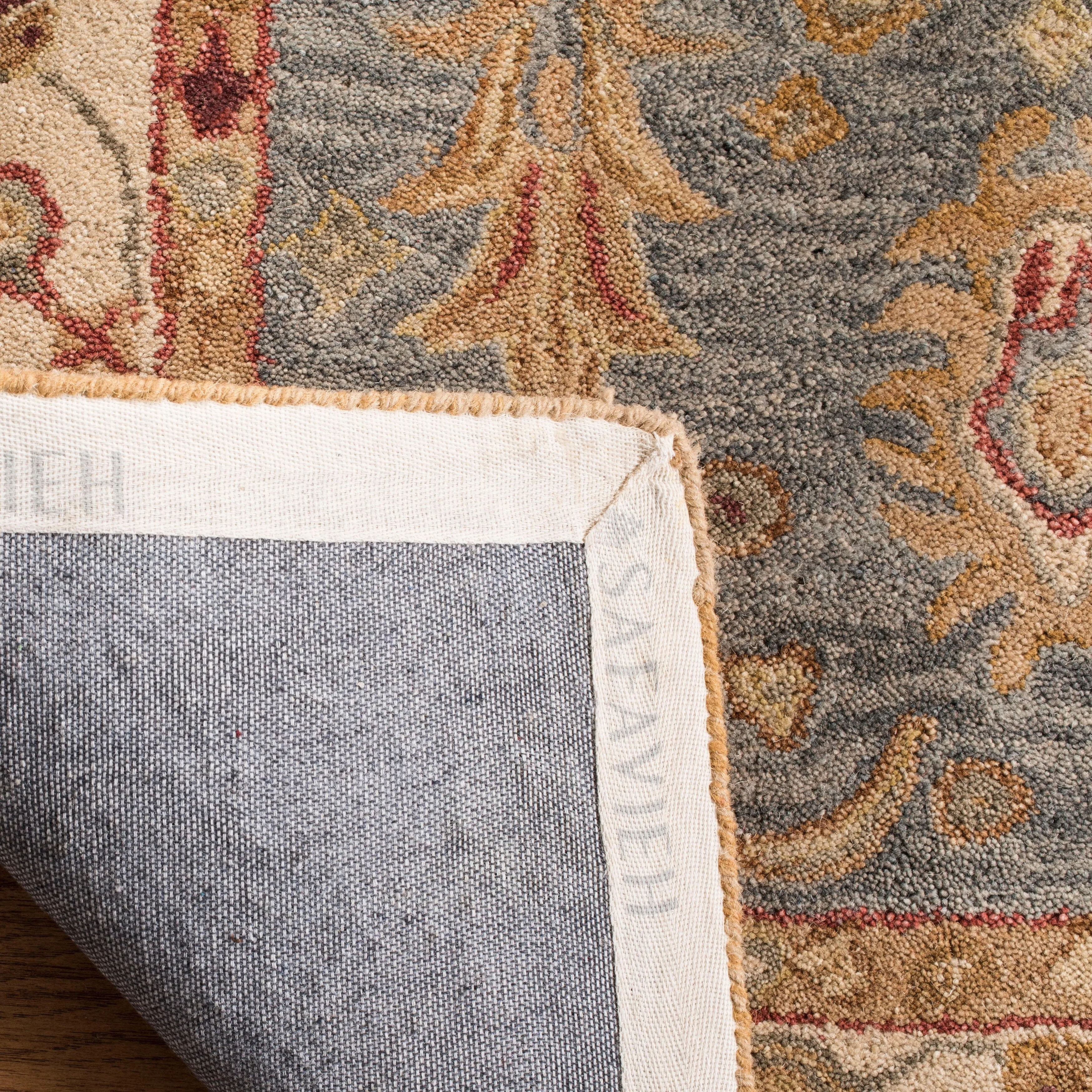 SAFAVIEH Handmade Anatolia Bibbi Traditional Oriental Hand-spun Wool Rug