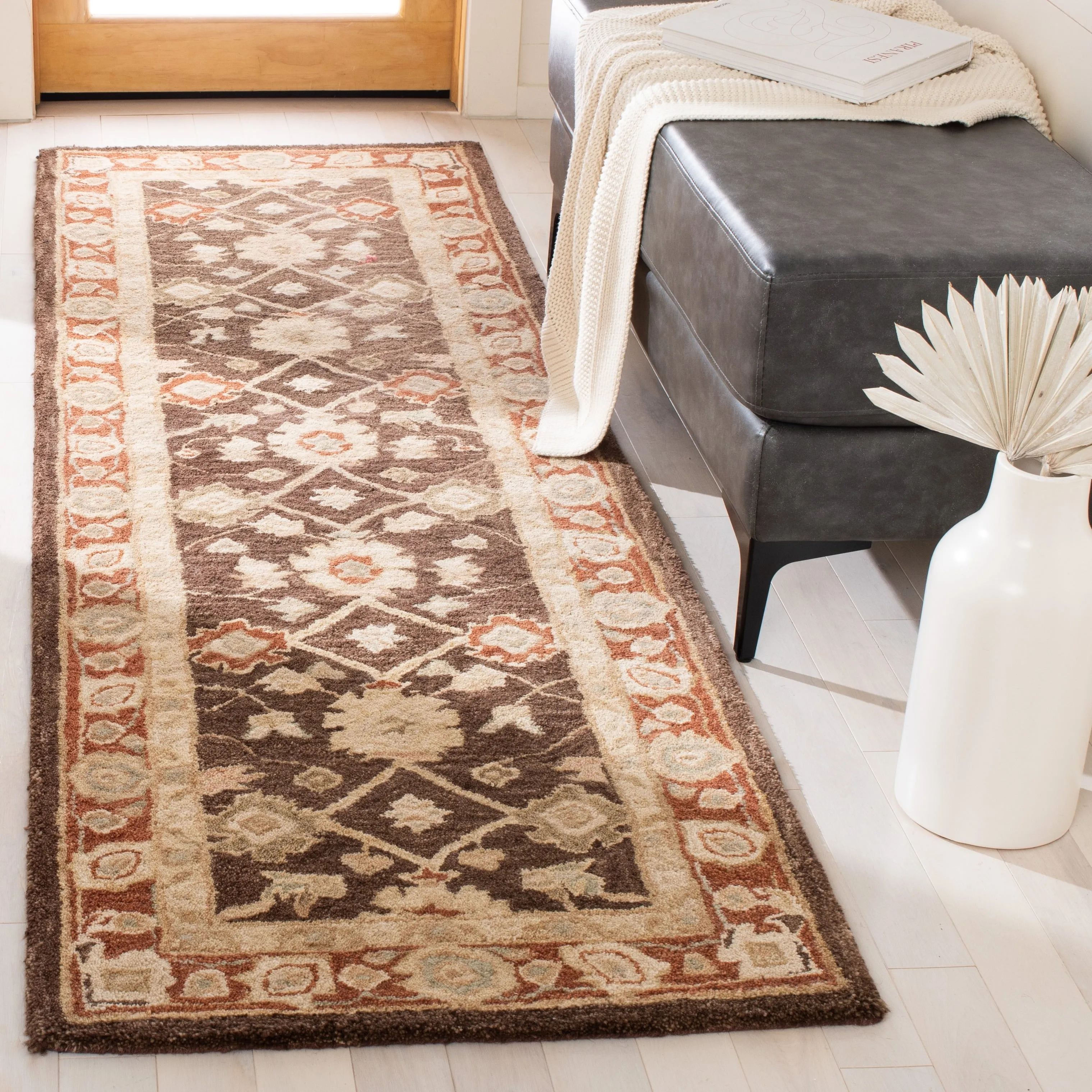 SAFAVIEH Handmade Anatolia Evanthia Traditional Oriental Hand-spun Wool Rug