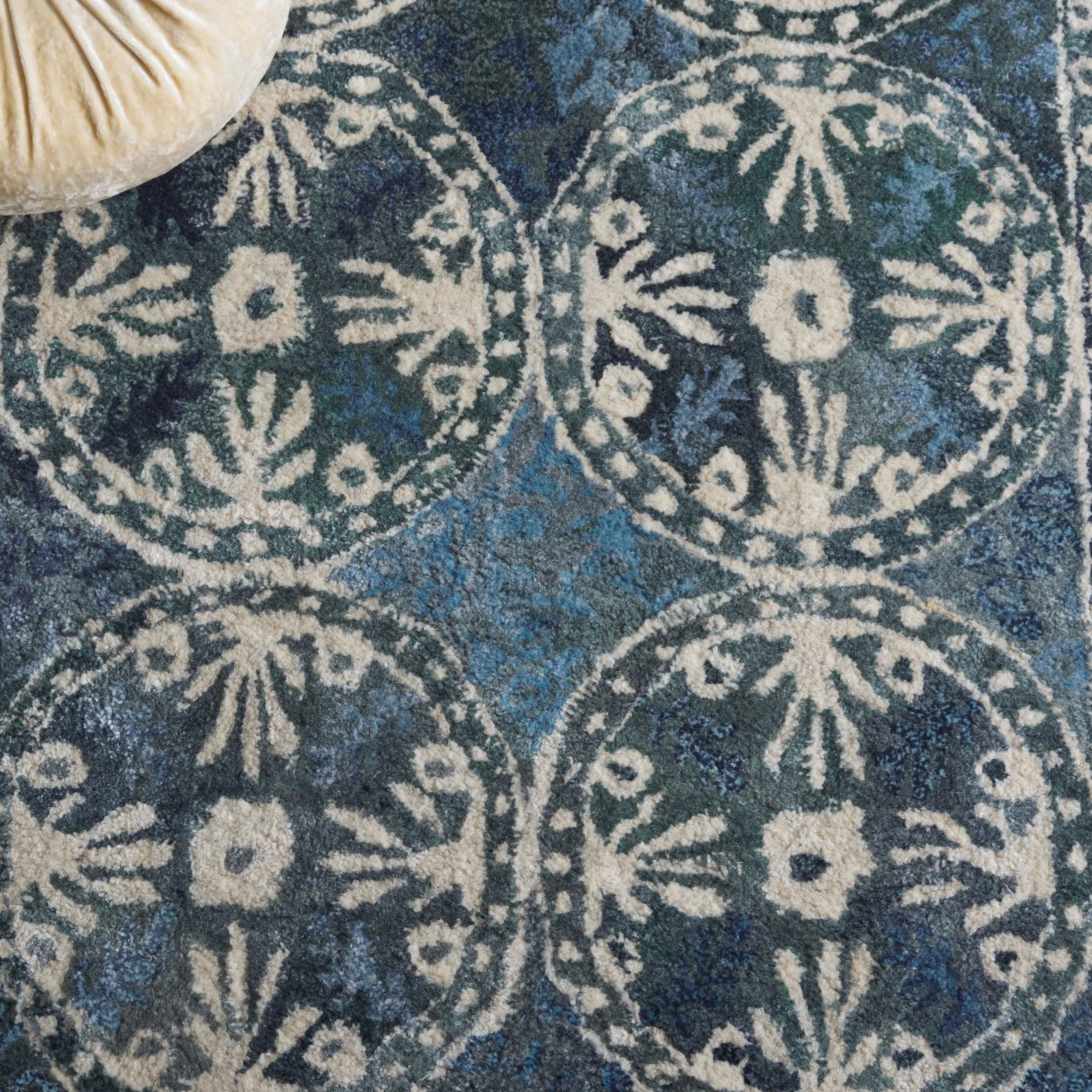 SAFAVIEH Handmade Anatolia Unelma Traditional Wool Rug