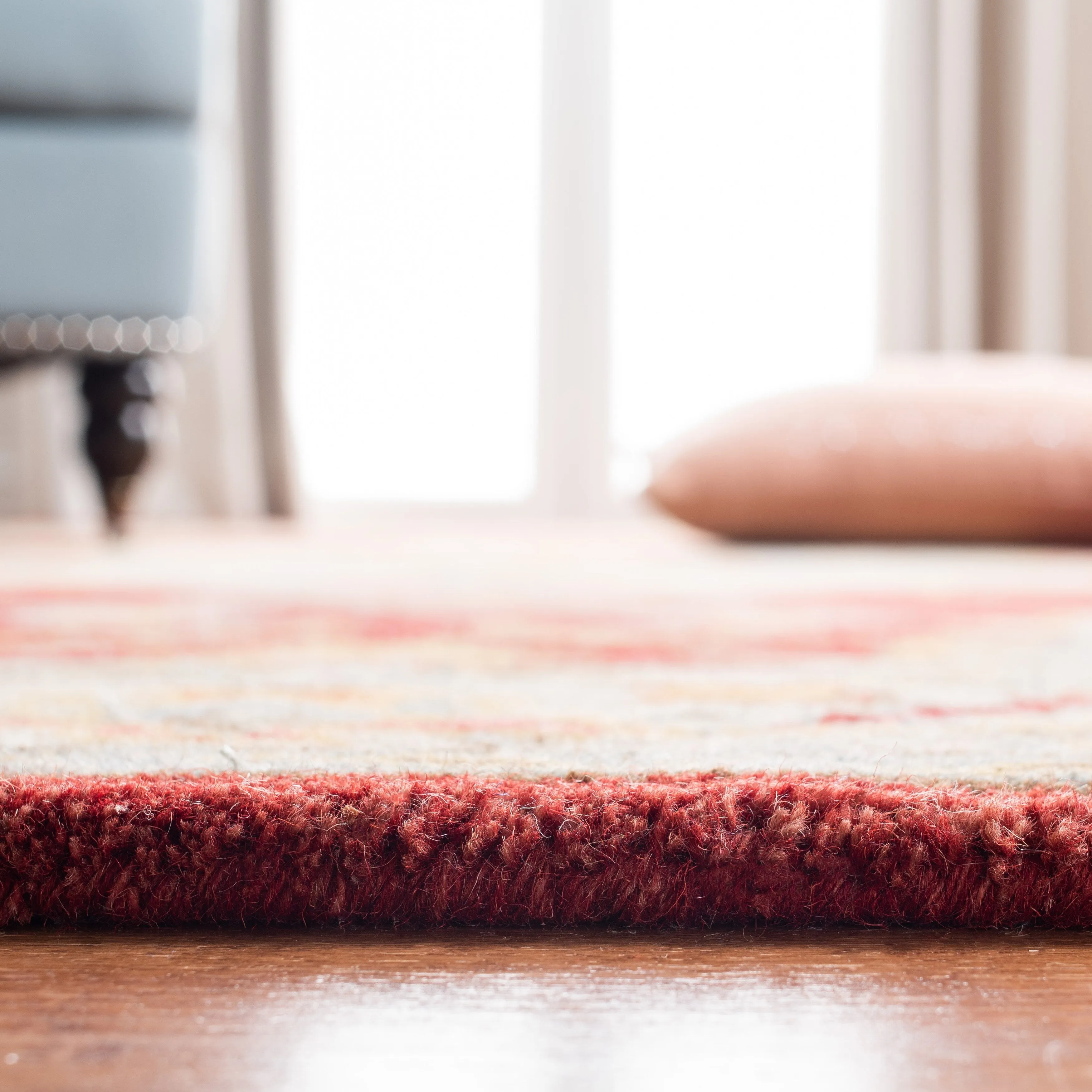 SAFAVIEH Handmade Antiquity Hillie Traditional Wool Rug