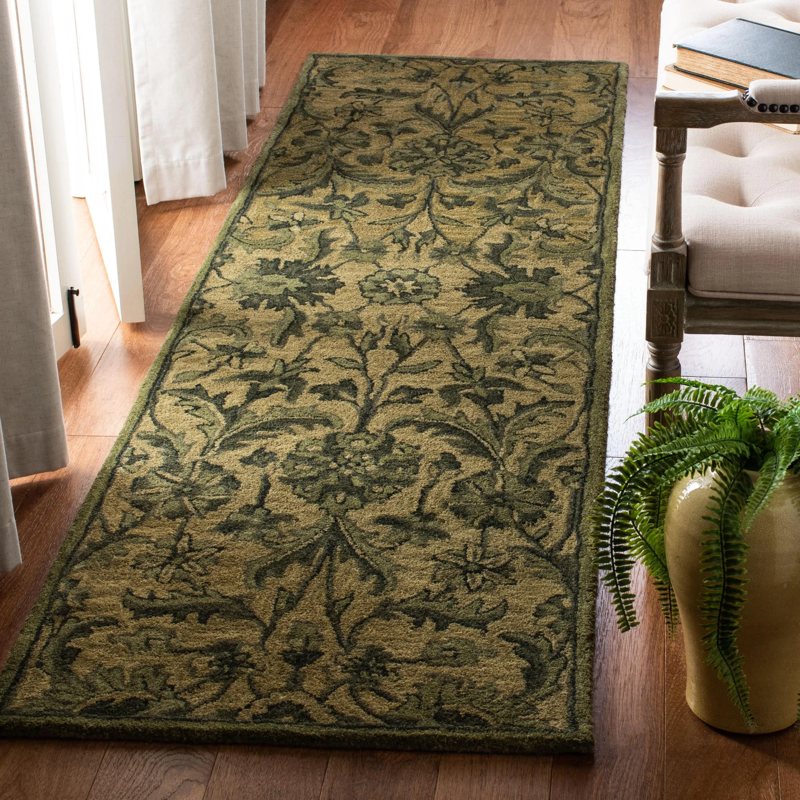 SAFAVIEH Handmade Antiquity Rukija Traditional Oriental Wool Rug