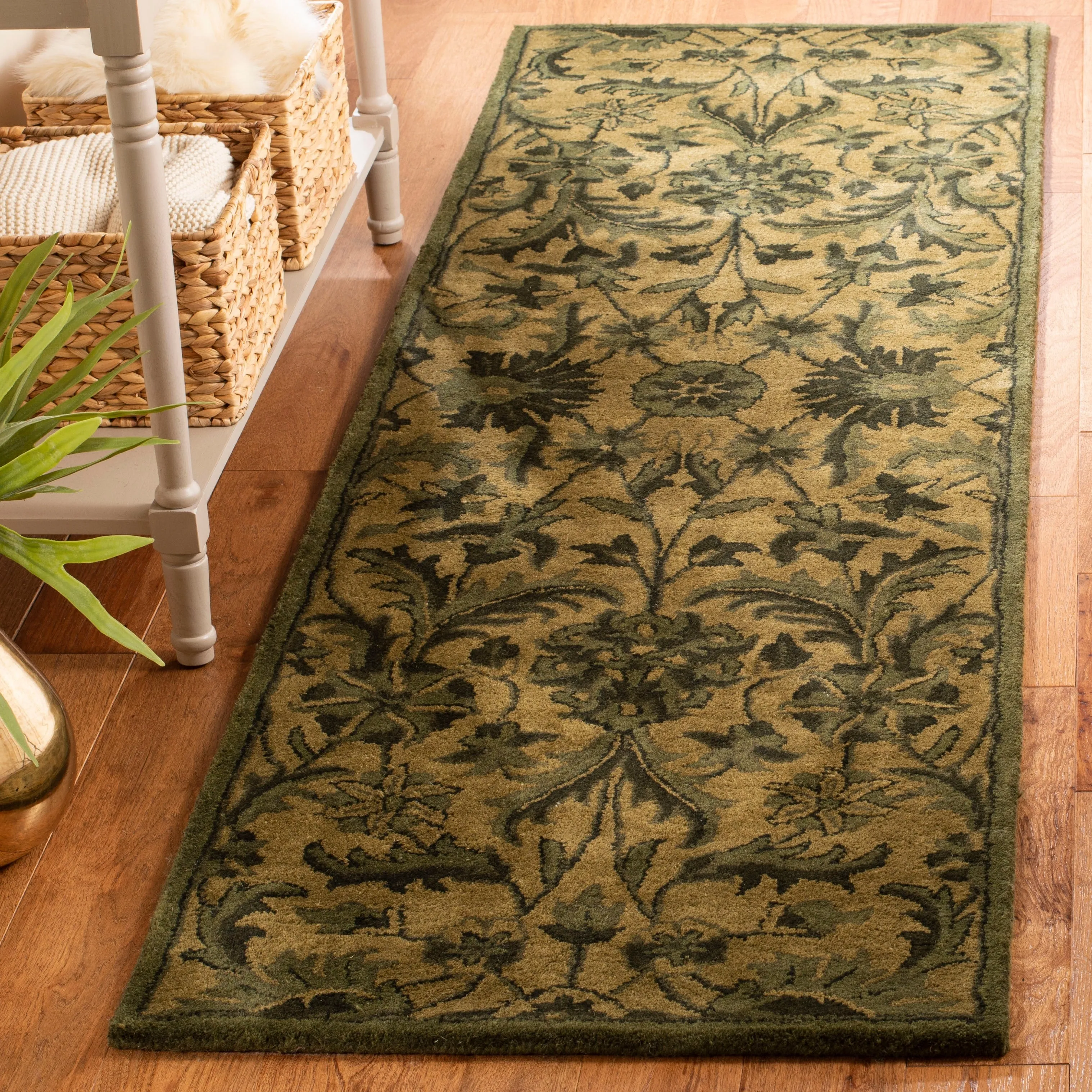 SAFAVIEH Handmade Antiquity Rukija Traditional Oriental Wool Rug