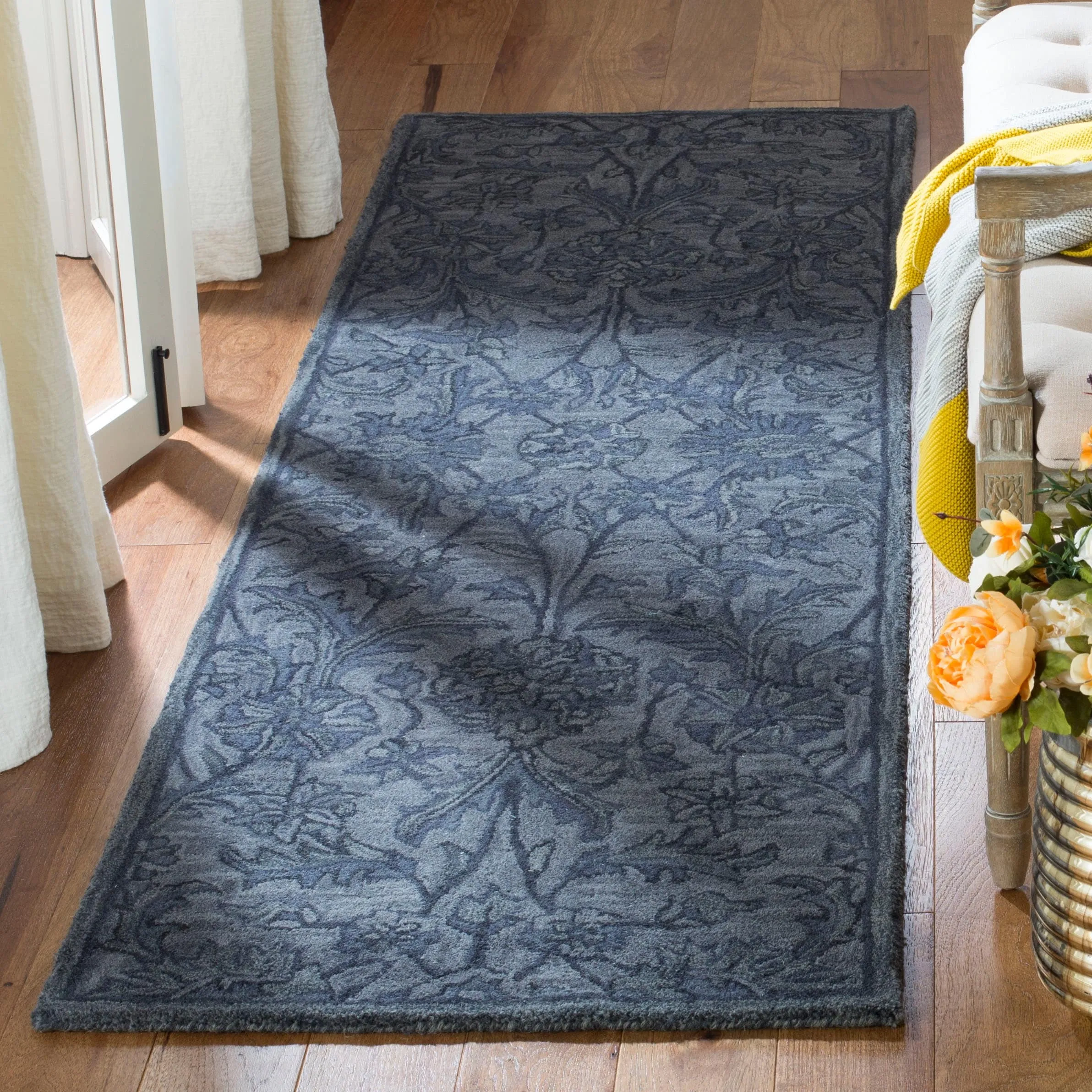 SAFAVIEH Handmade Antiquity Rukija Traditional Oriental Wool Rug