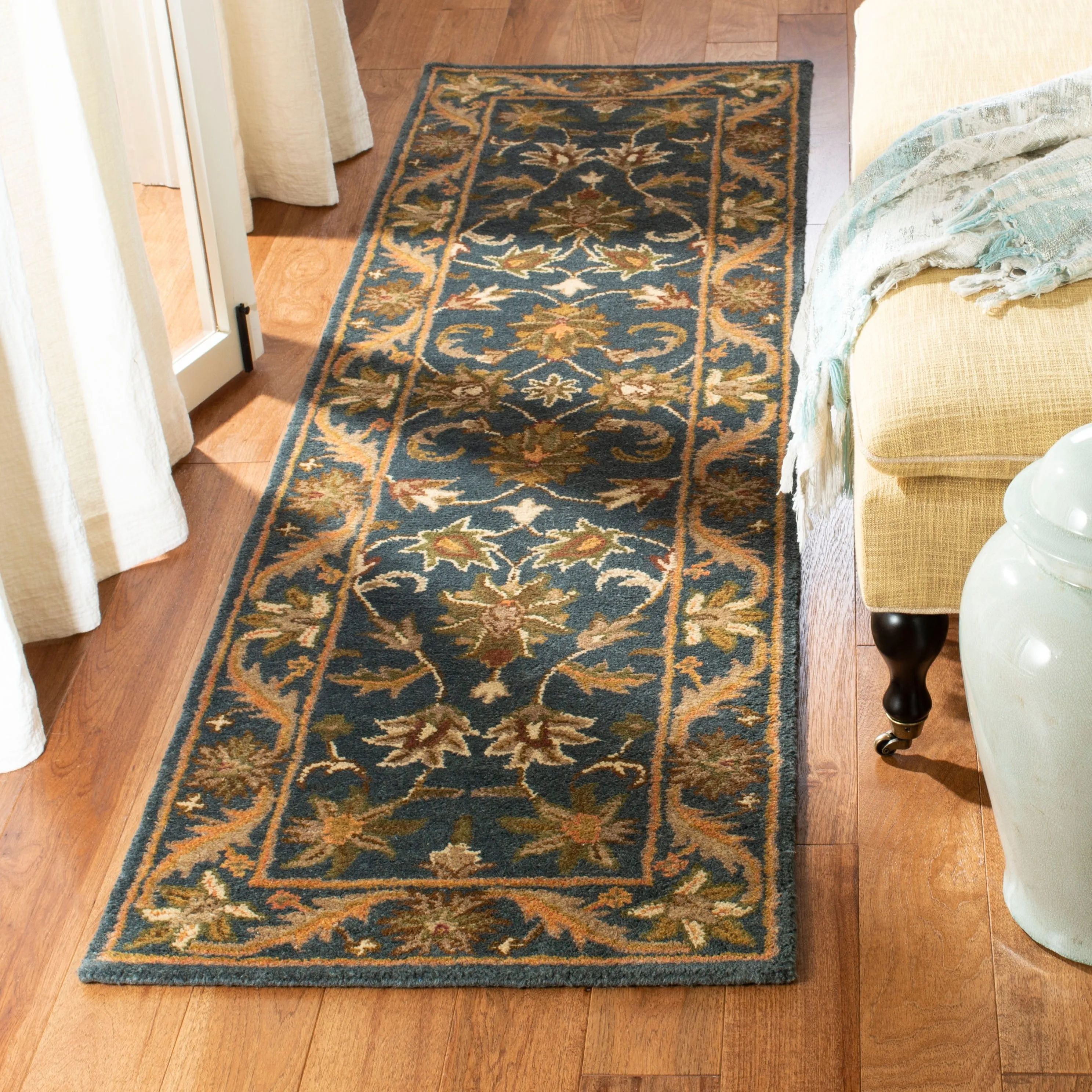 SAFAVIEH Handmade Antiquity Talvikki Traditional Oriental Wool Rug