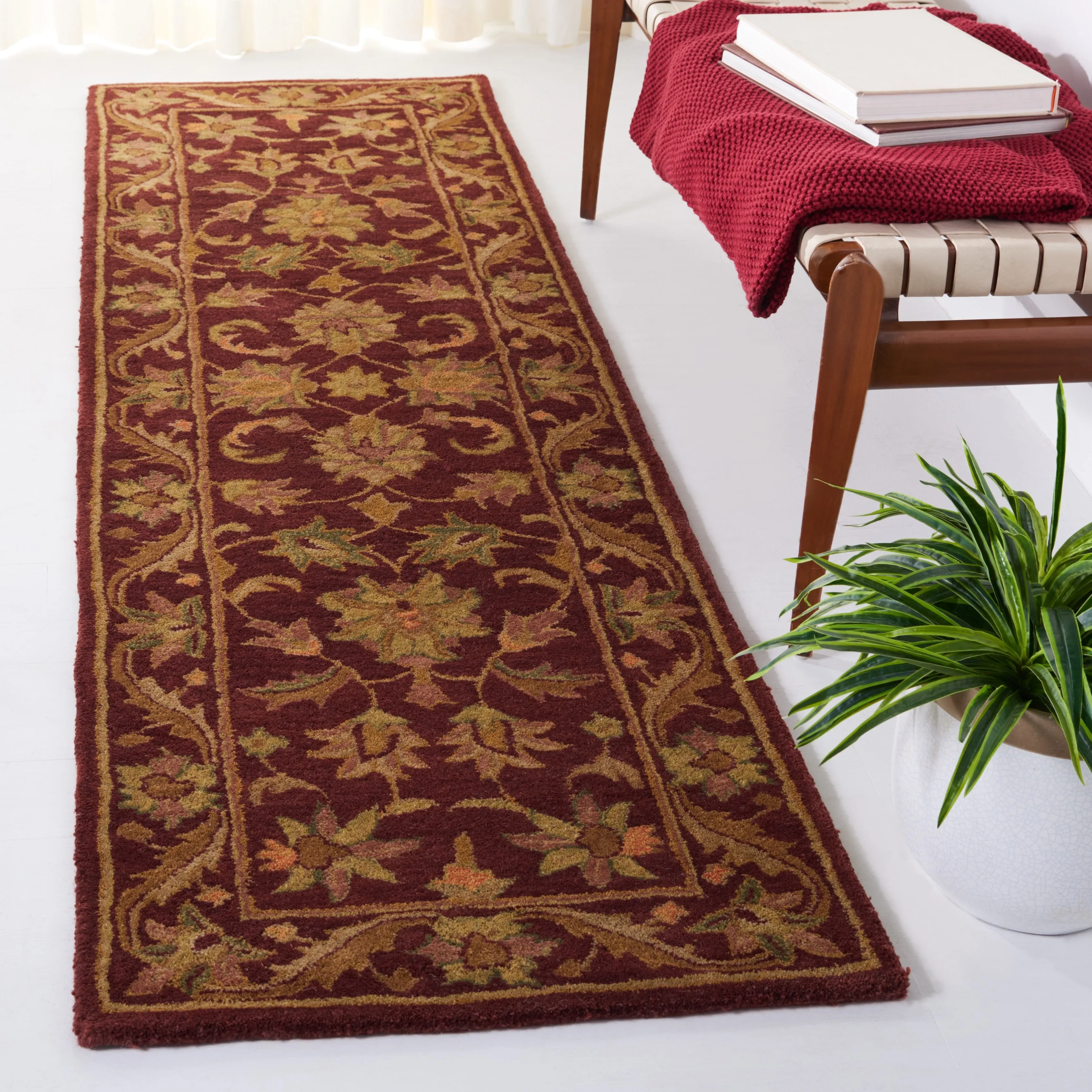 SAFAVIEH Handmade Antiquity Talvikki Traditional Oriental Wool Rug