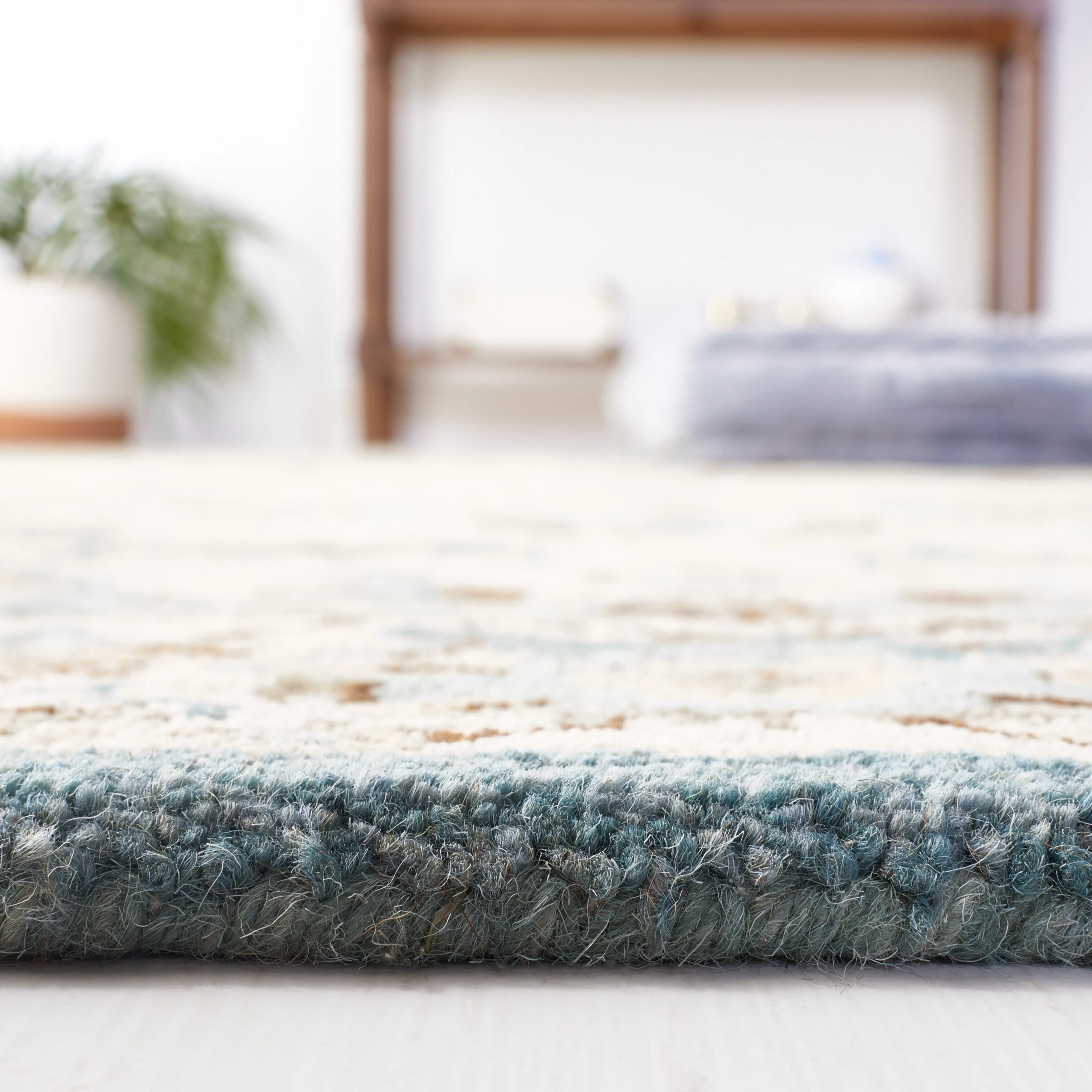 SAFAVIEH Handmade Antiquity Varvara Oriental Wool Rug