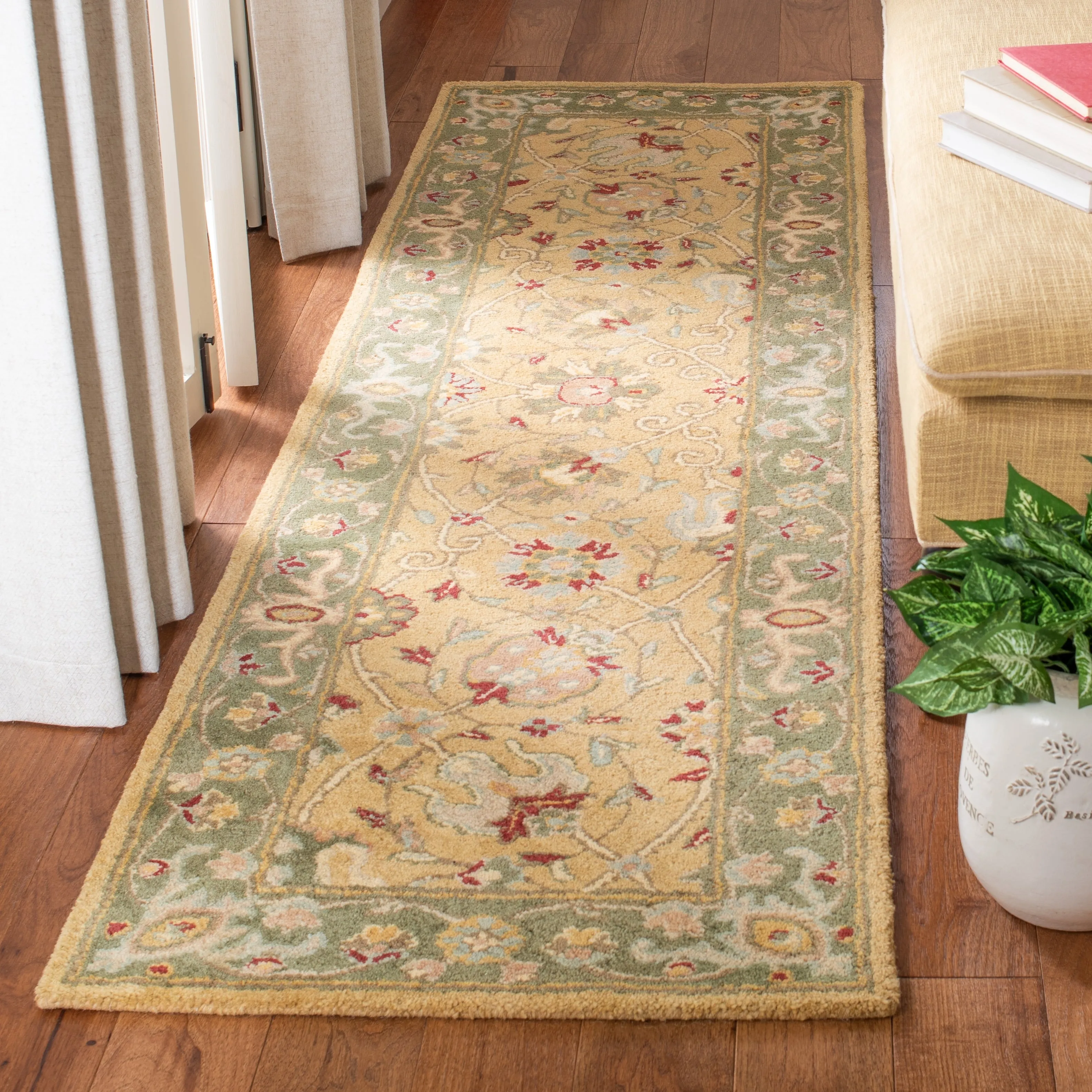 SAFAVIEH Handmade Antiquity Zurie Traditional Oriental Wool Rug