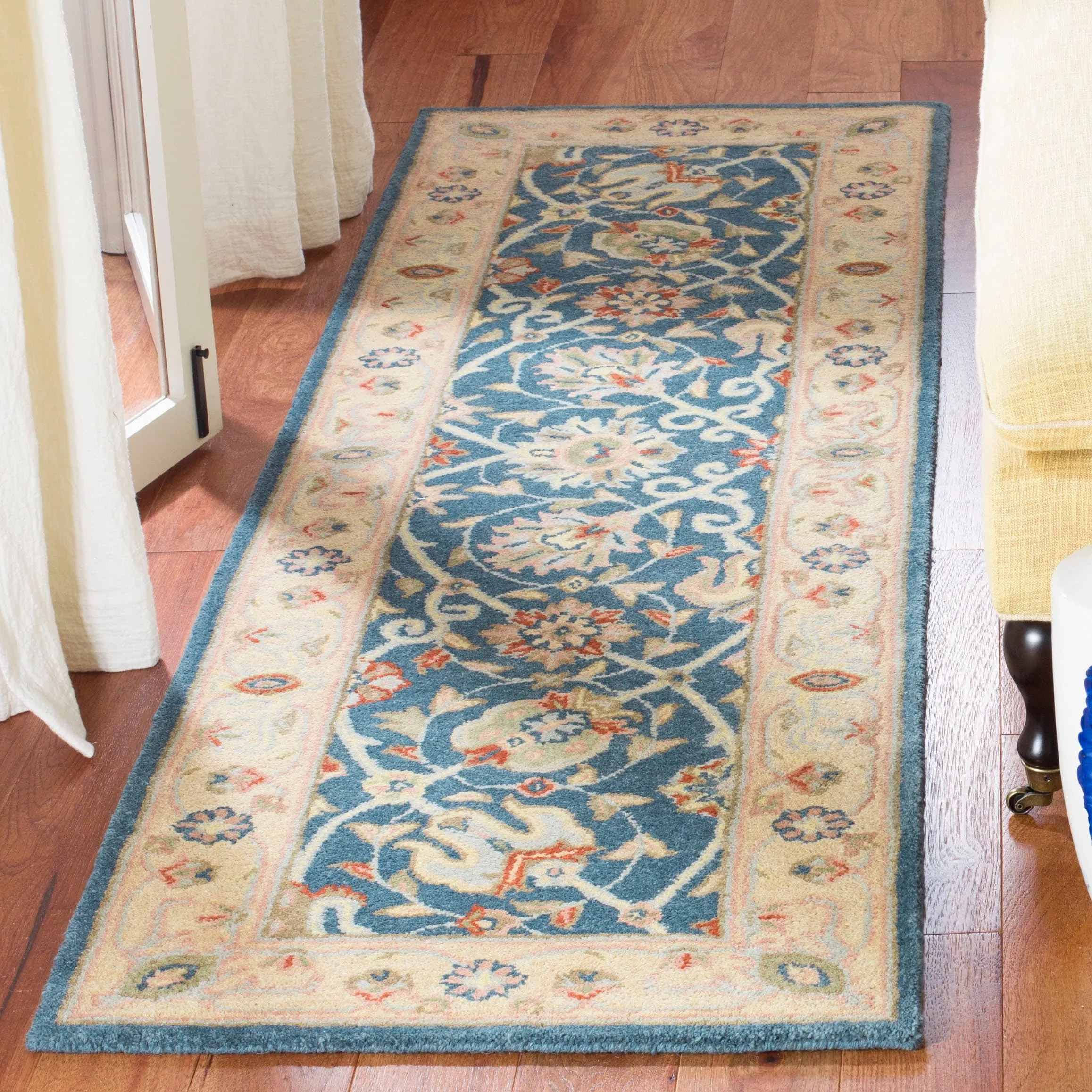 SAFAVIEH Handmade Antiquity Zurie Traditional Oriental Wool Rug