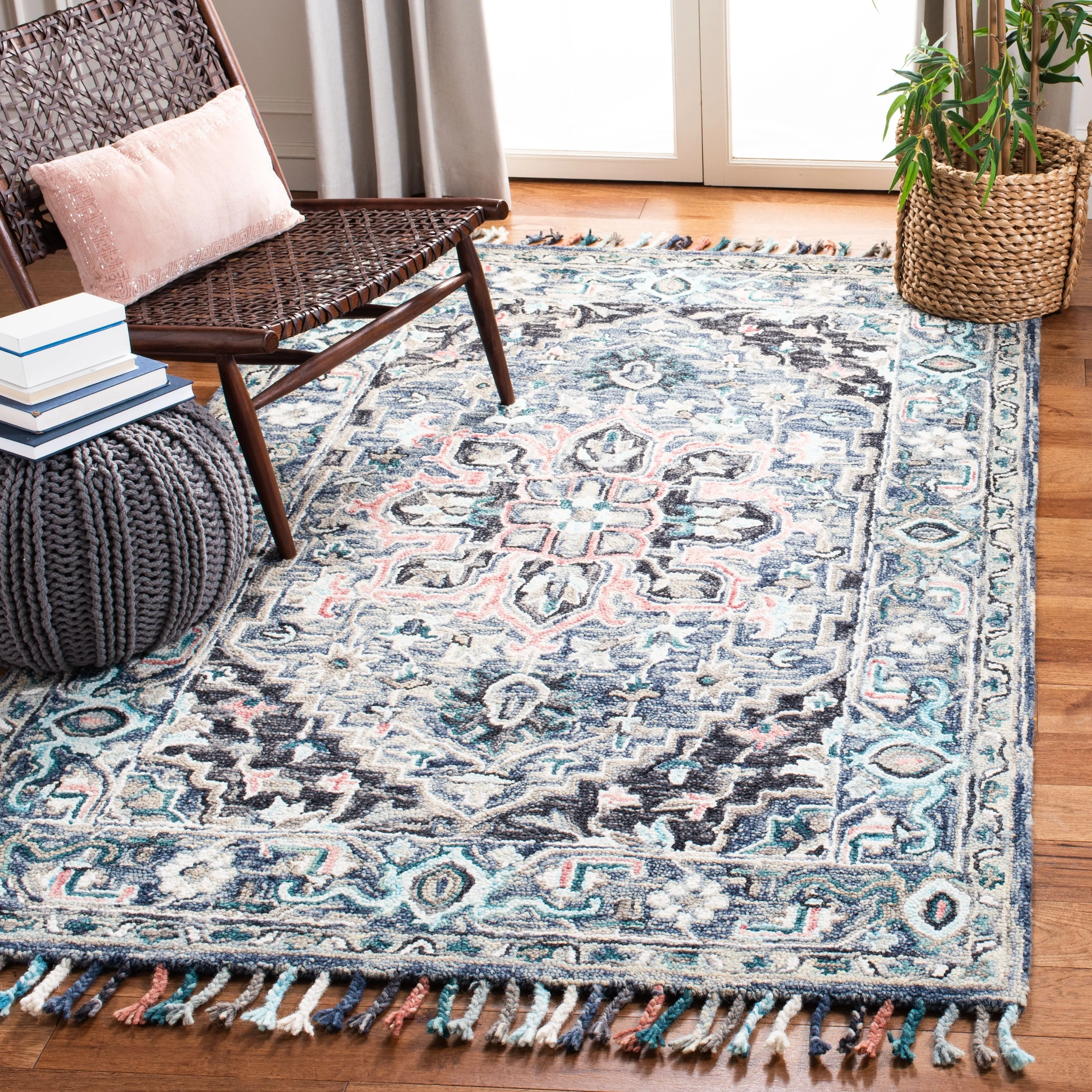 SAFAVIEH Handmade Aspen Catrine Boho Wool Tassel Rug