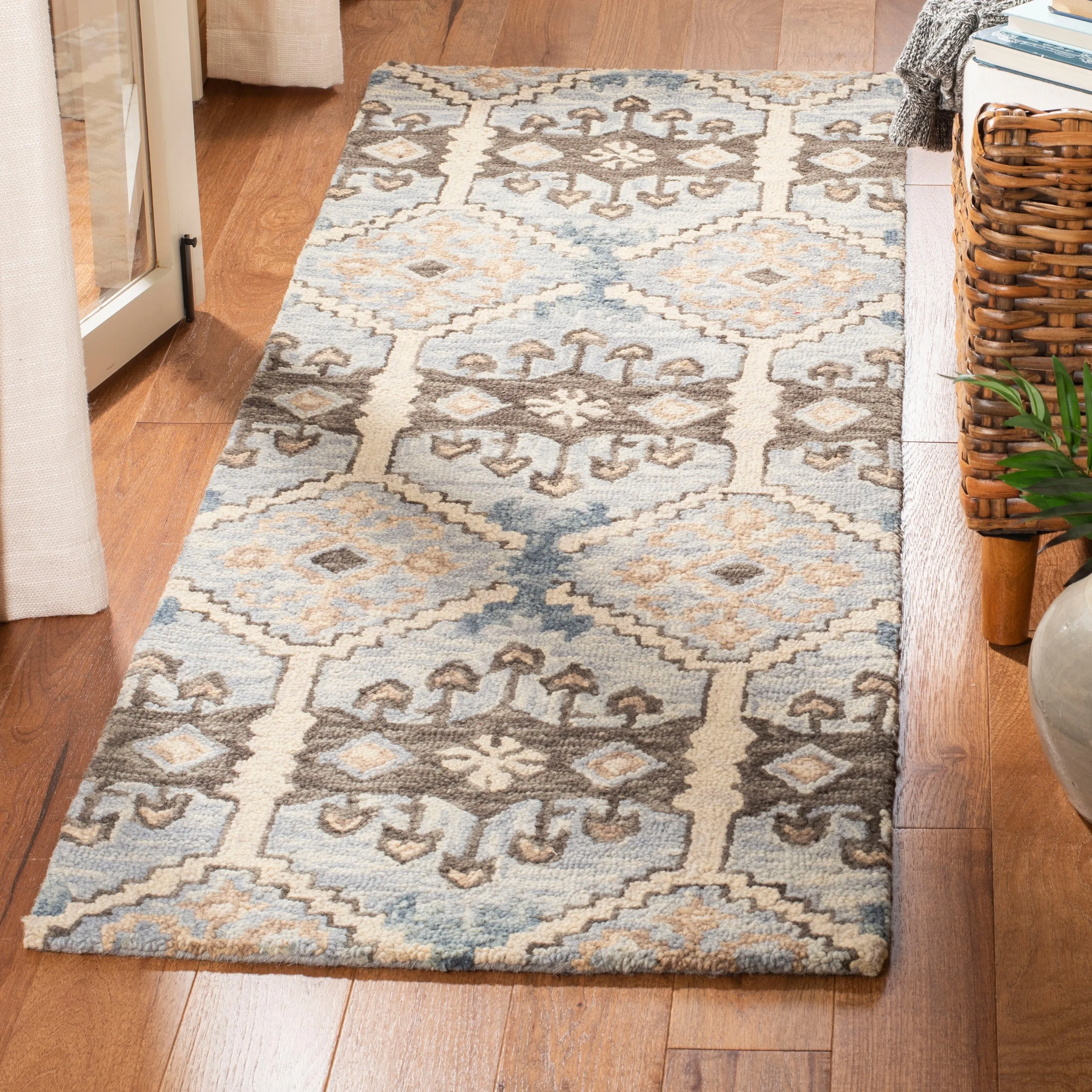 SAFAVIEH Handmade Aspen Dickie Boho Tribal Wool Rug