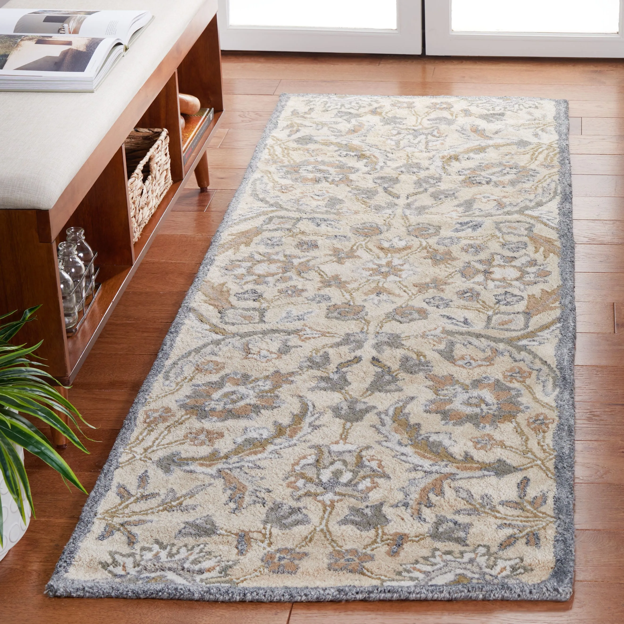 SAFAVIEH Handmade Bella Tifenn Modern Floral Wool Rug