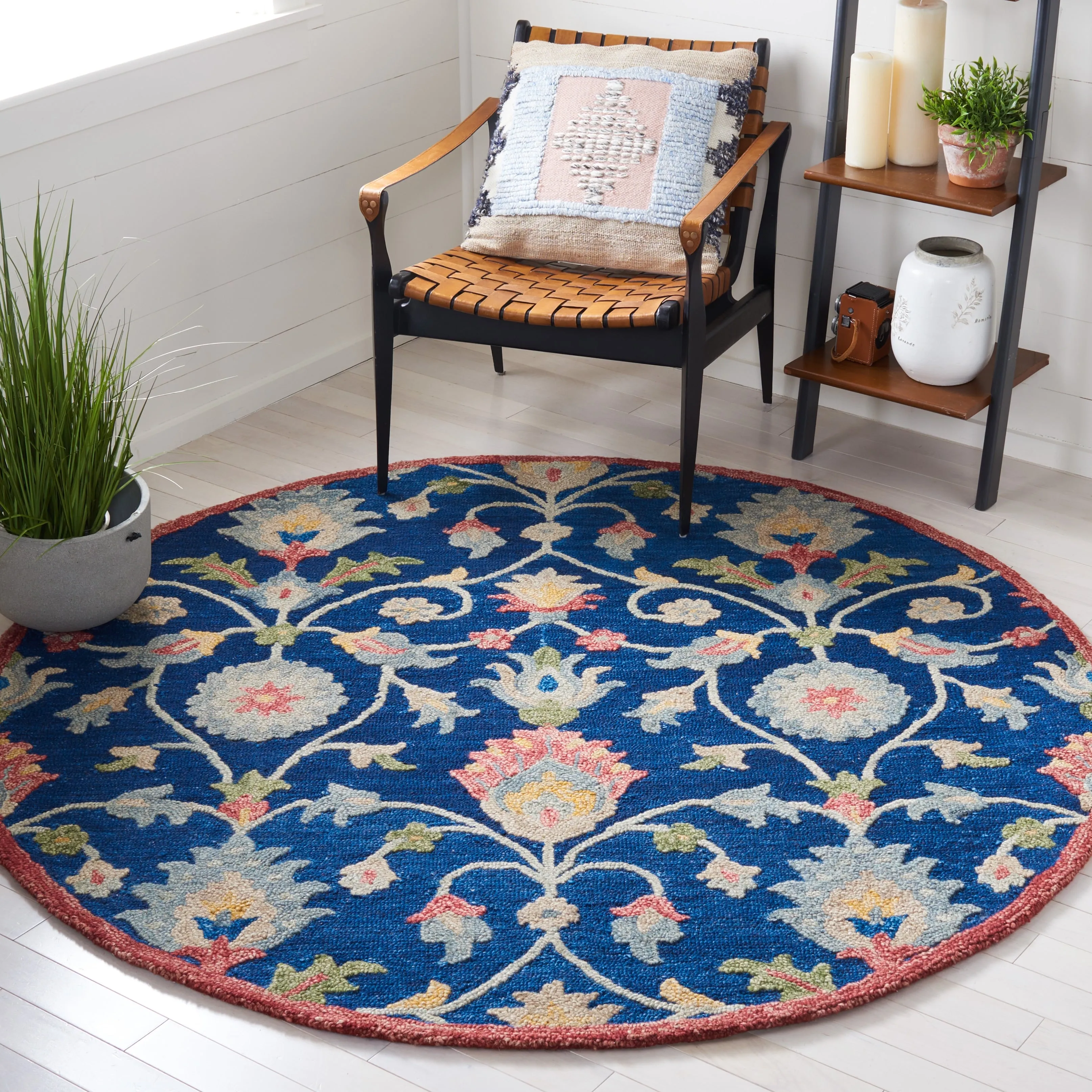 SAFAVIEH Handmade Blossom Violanta Floral Wool Rug