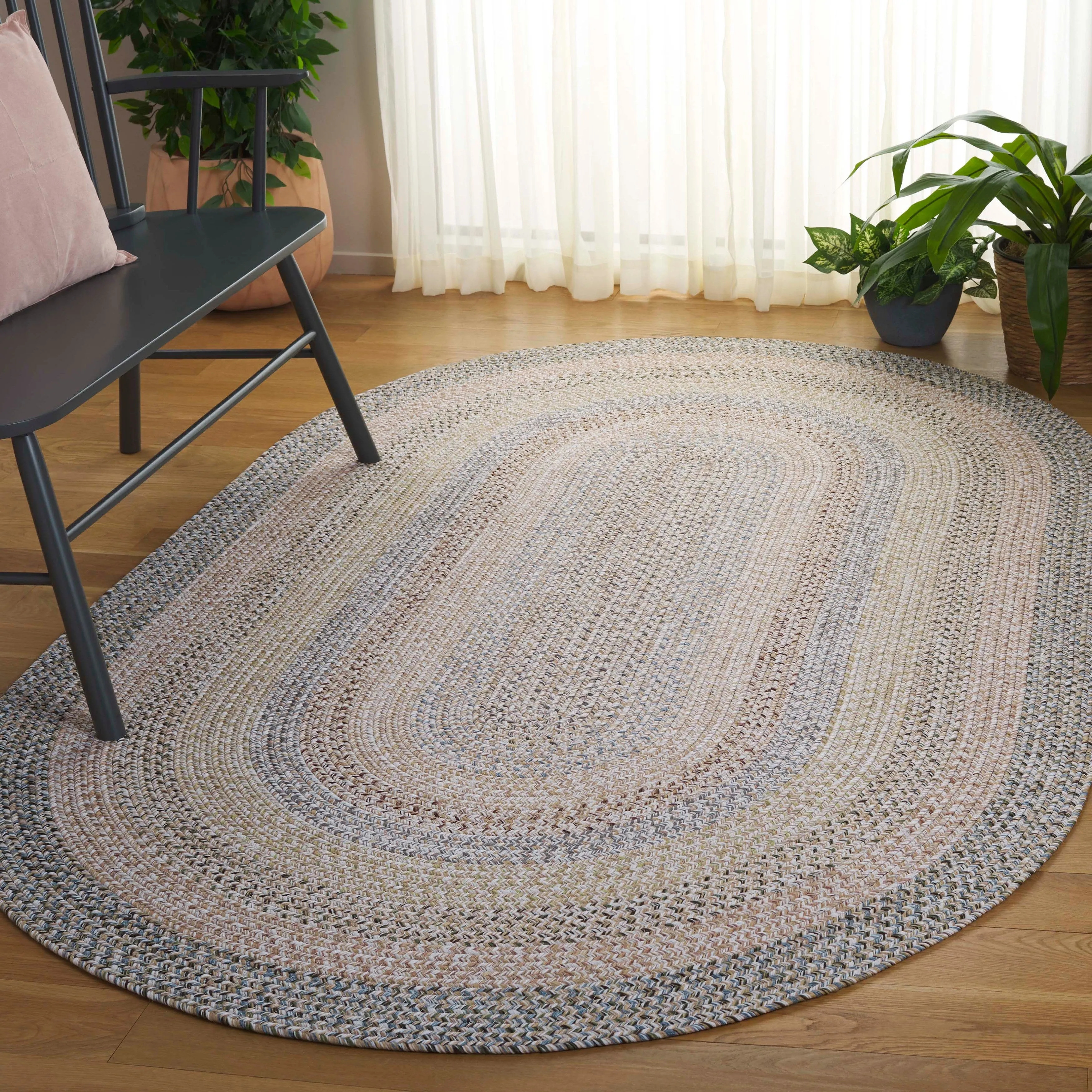 SAFAVIEH Handmade Braided Hrodny Machine Washable Country Rug