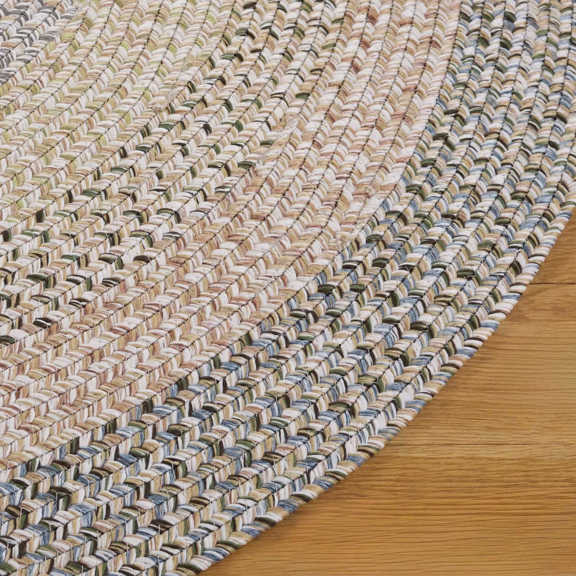 SAFAVIEH Handmade Braided Hrodny Machine Washable Country Rug