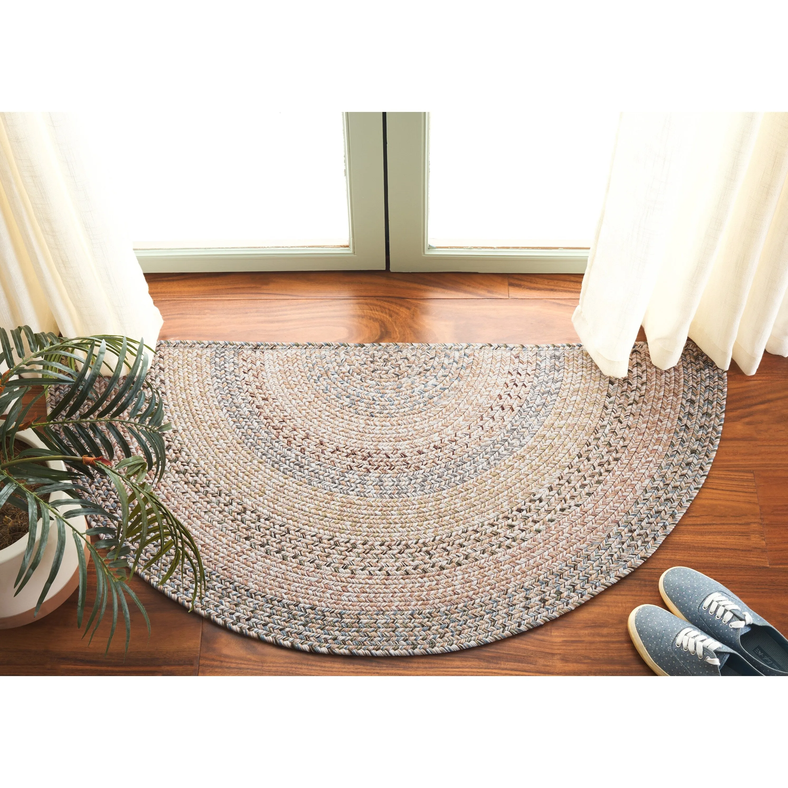 SAFAVIEH Handmade Braided Hrodny Machine Washable Country Rug