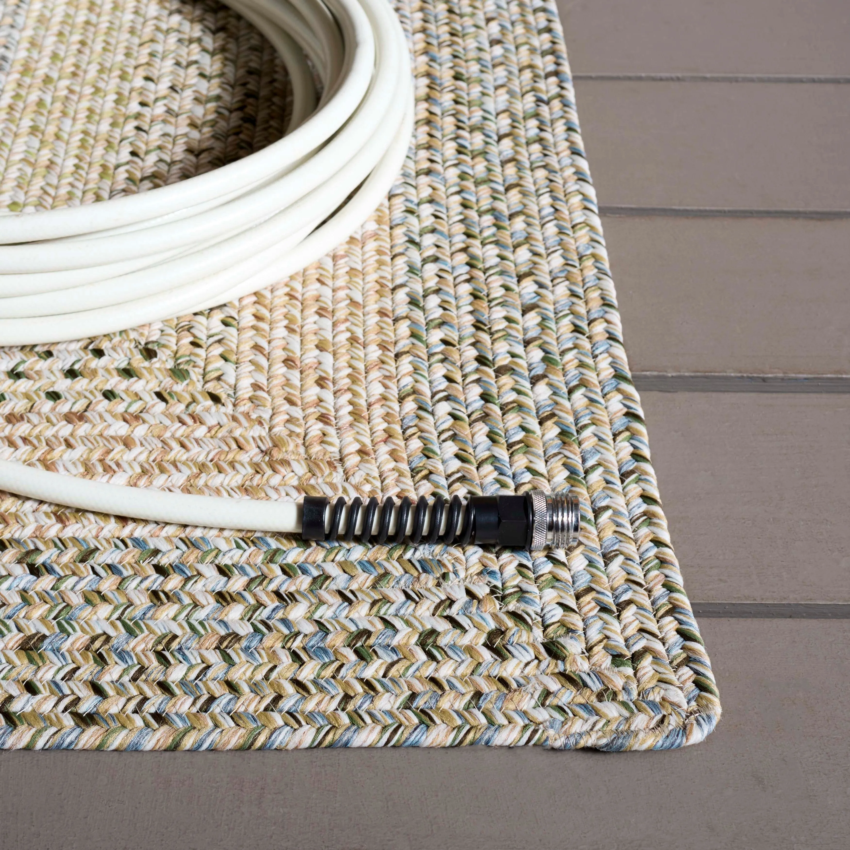 SAFAVIEH Handmade Braided Hrodny Machine Washable Country Rug