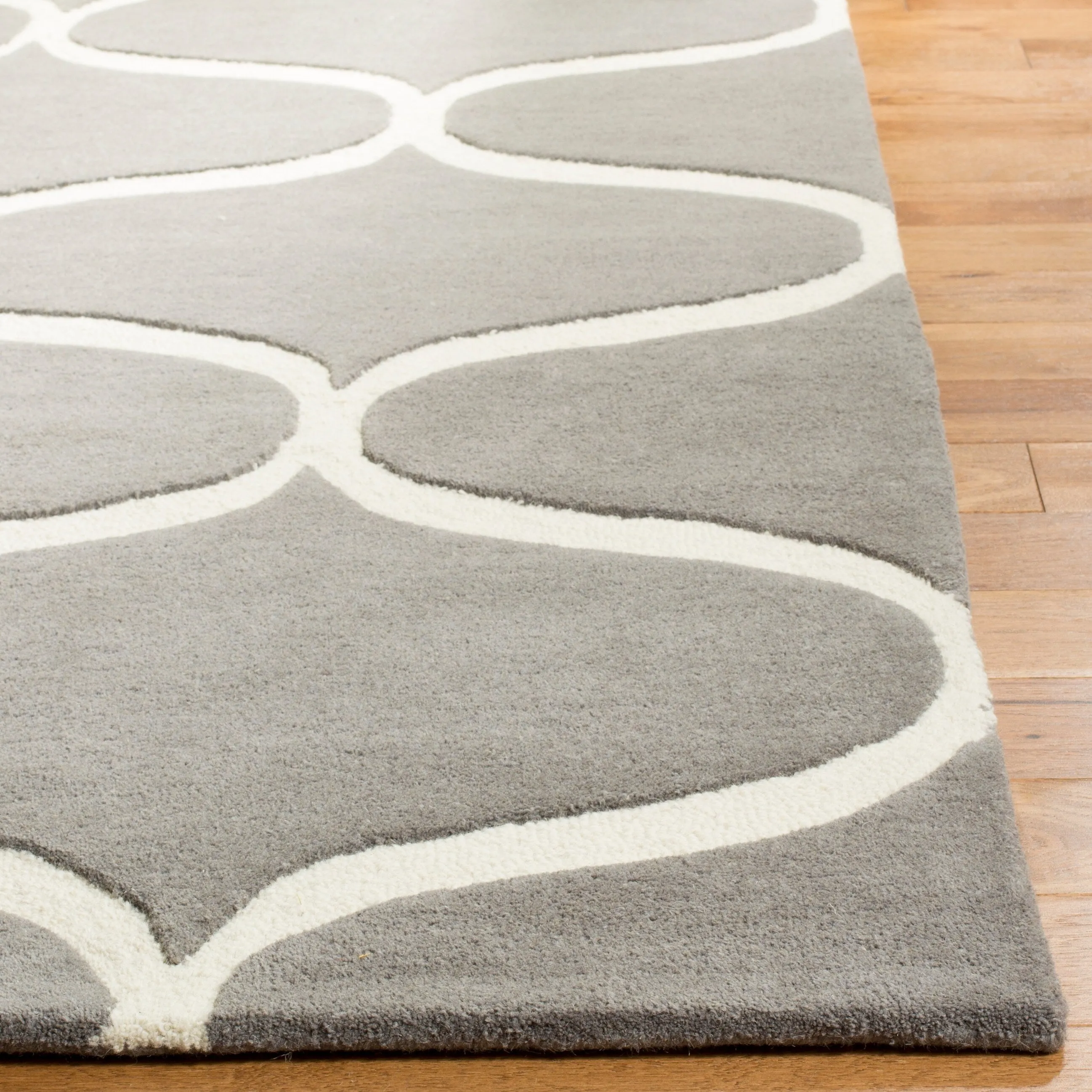 SAFAVIEH Handmade Cambridge Nenka Modern Wool Rug
