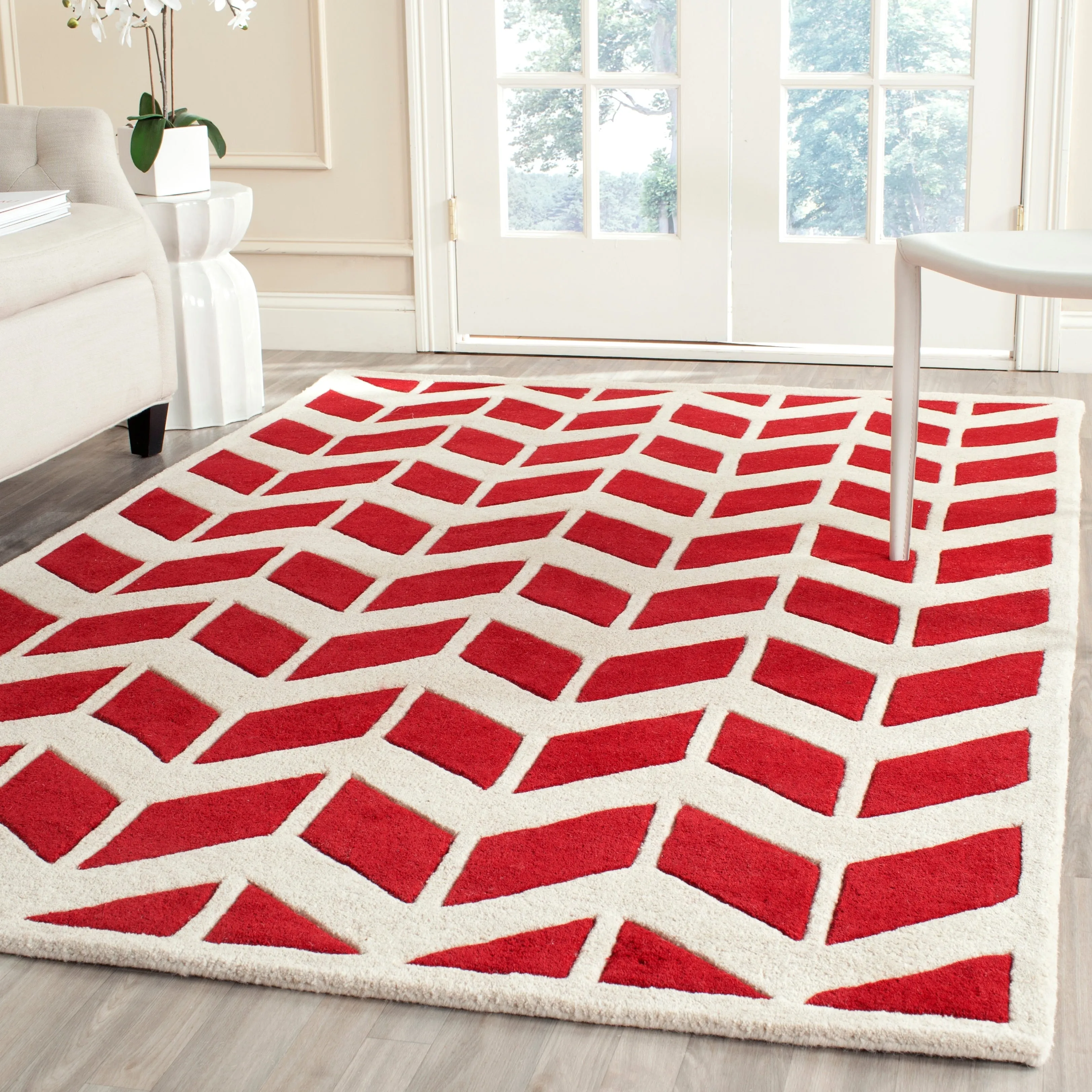 SAFAVIEH Handmade Chatham Aloyse Modern Wool Rug
