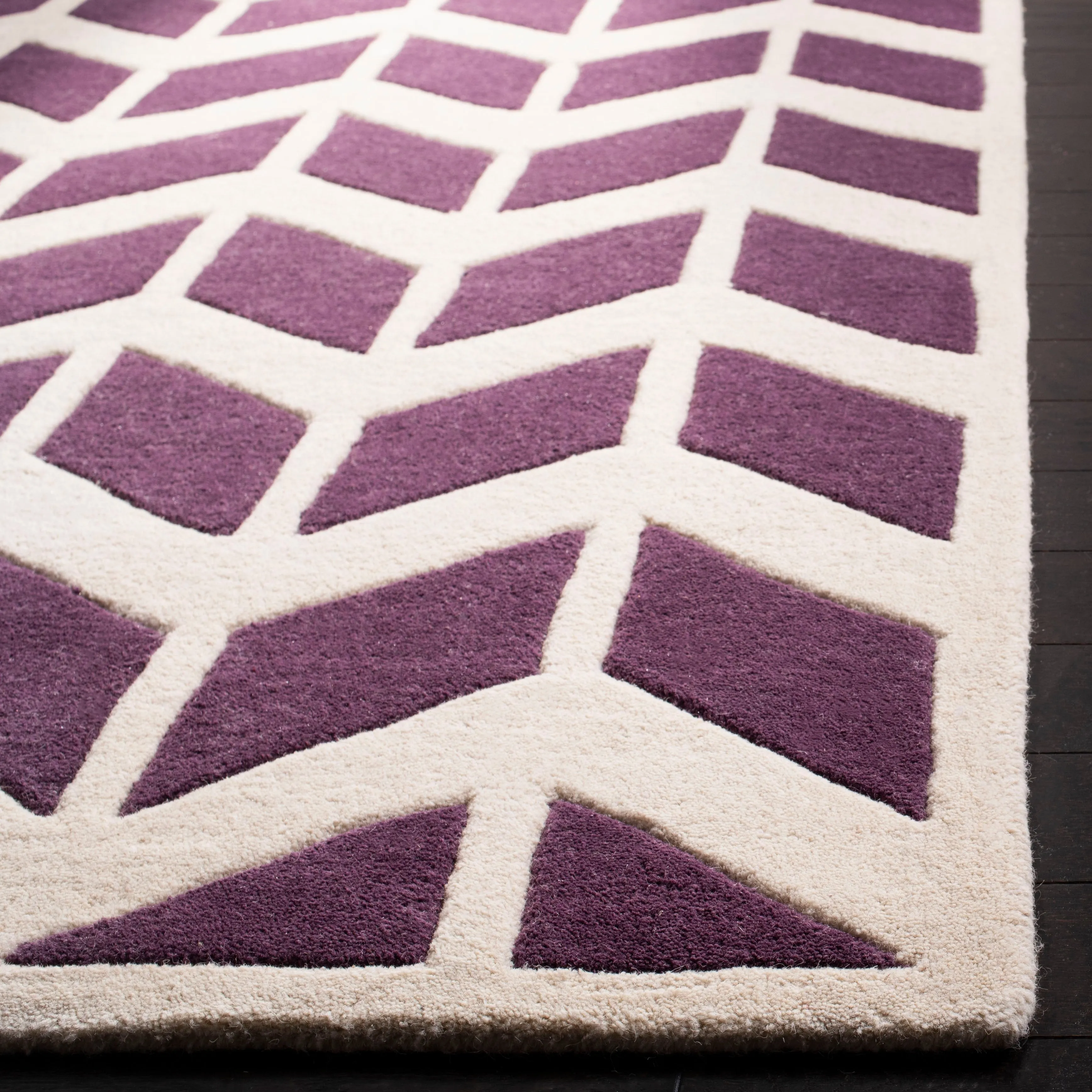 SAFAVIEH Handmade Chatham Aloyse Modern Wool Rug