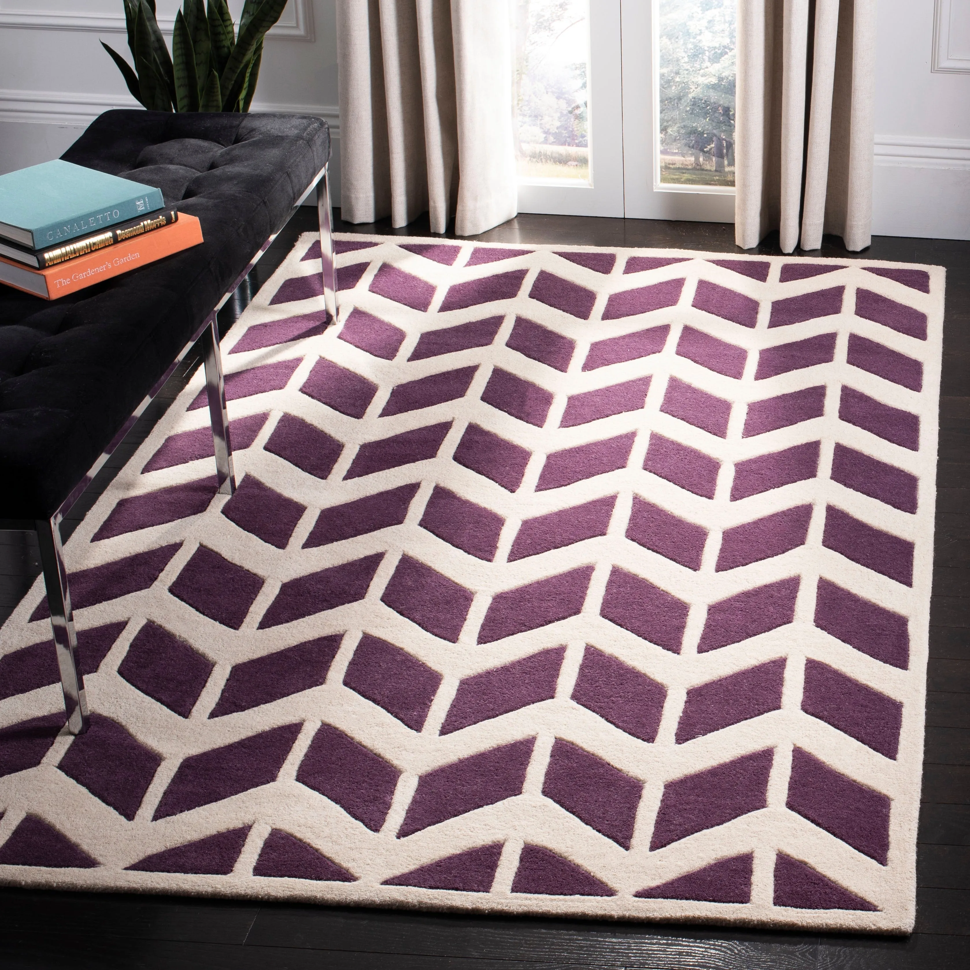 SAFAVIEH Handmade Chatham Aloyse Modern Wool Rug