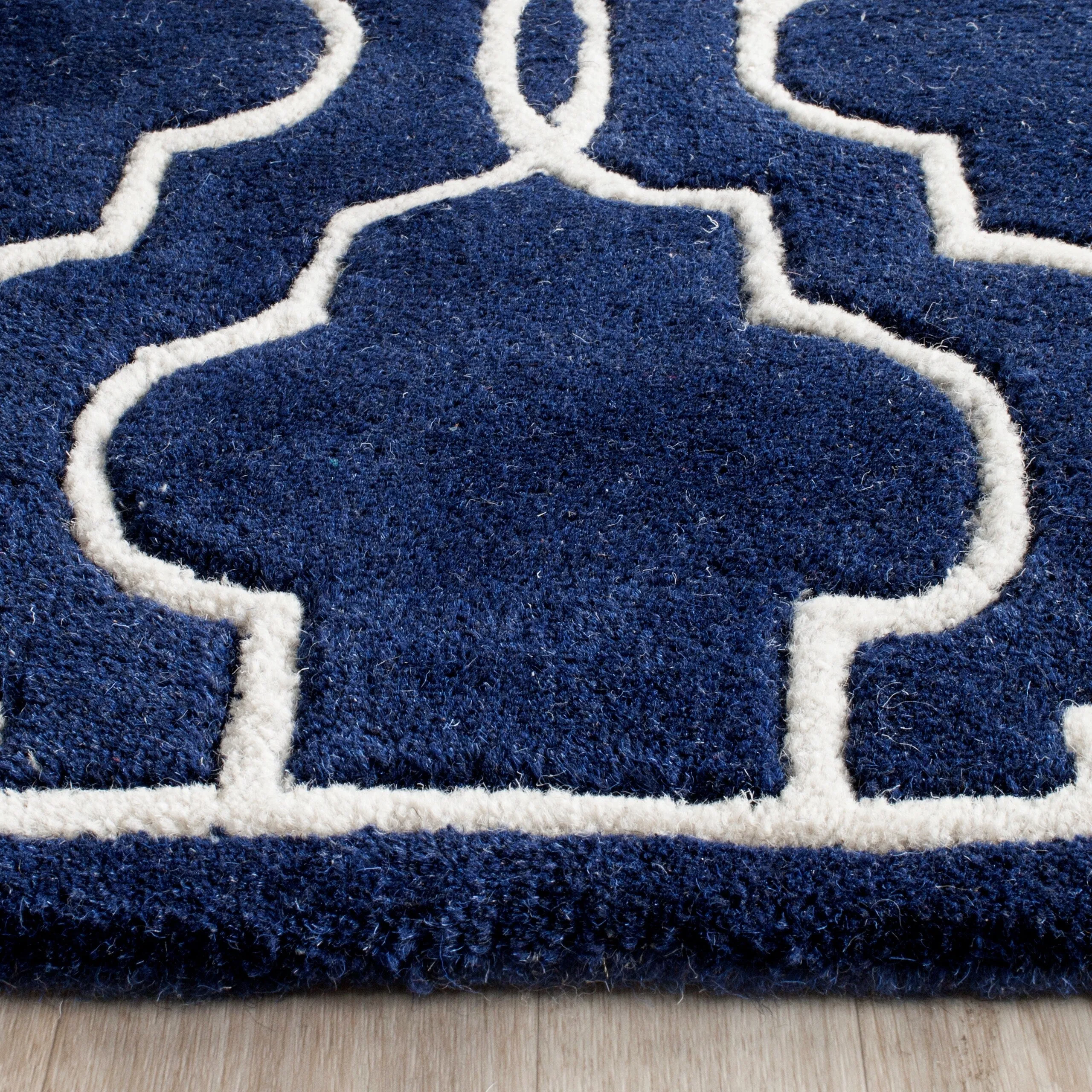 SAFAVIEH Handmade Chatham Nazzarena Modern Moroccan Wool Rug